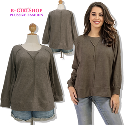 Ha6755 *แบรนด์นอก Andree* ไซส์ 3X เสื้อยืดผ้าโพลีสแปนเด็กซ์ทอลายทางในเนื้อผ้าสีชอคโกแลต แต่งตัดต่อลายเย็บเพิ่มดีเทลความเก๋ รอบอก 58 ยืด 64 วงแขน 26 - 30 ชาย 64 - 74 ยาว 27.5 นิ้ว