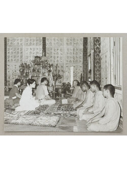 พระบรมฉายาลักษณ์พระบาทสมเด็จพระเจ้าอยู่หัวภูมิพลอดุลยเดช และ สมเด็จพระนางเจ้าสิริกิติ์ พระบรมราชินีนาถ