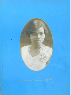 นางผาสุก ปาลกะวงศ์ ณ อยุธยา (น้ำสมุนไพรเพื่อสุขภาพ) (ขายตามสภาพ)