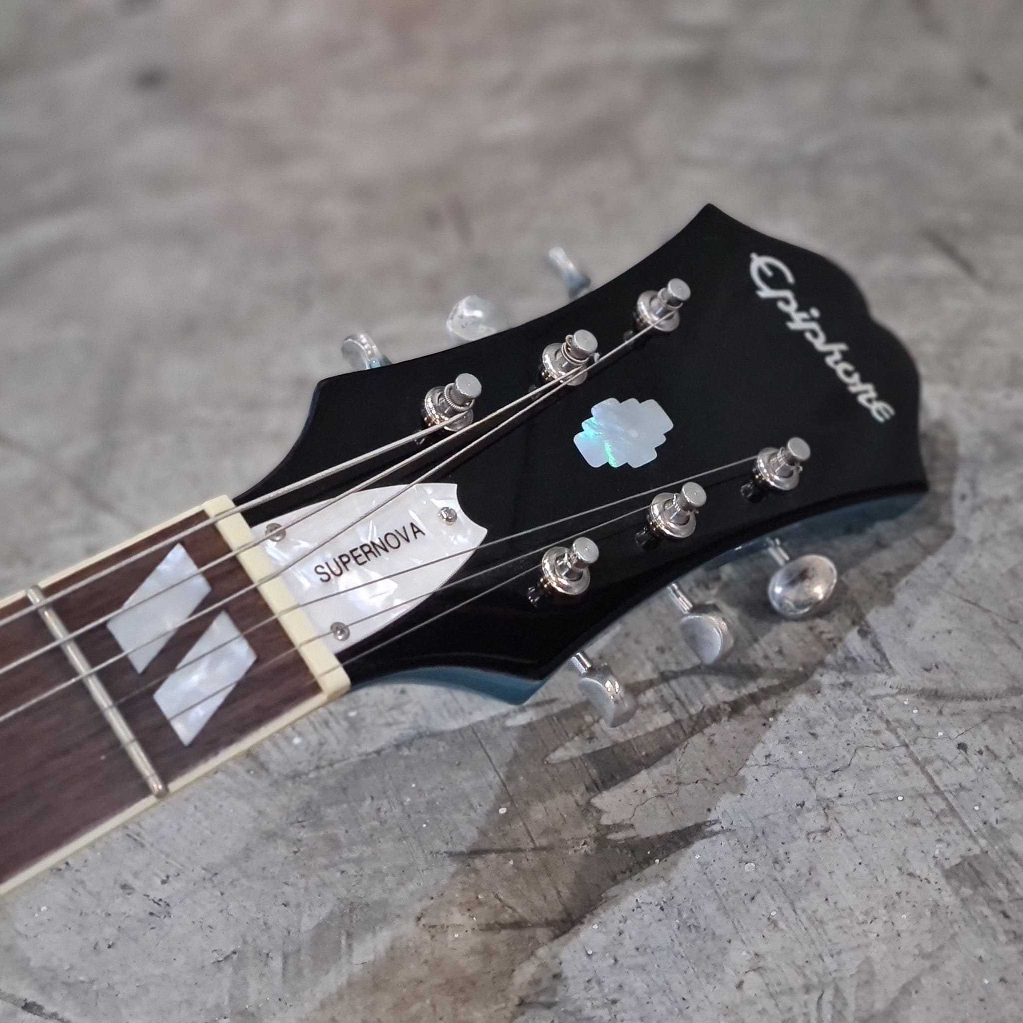 (USED) EPIPHONE SUPERNOVA " Noel Gallagher " Signature