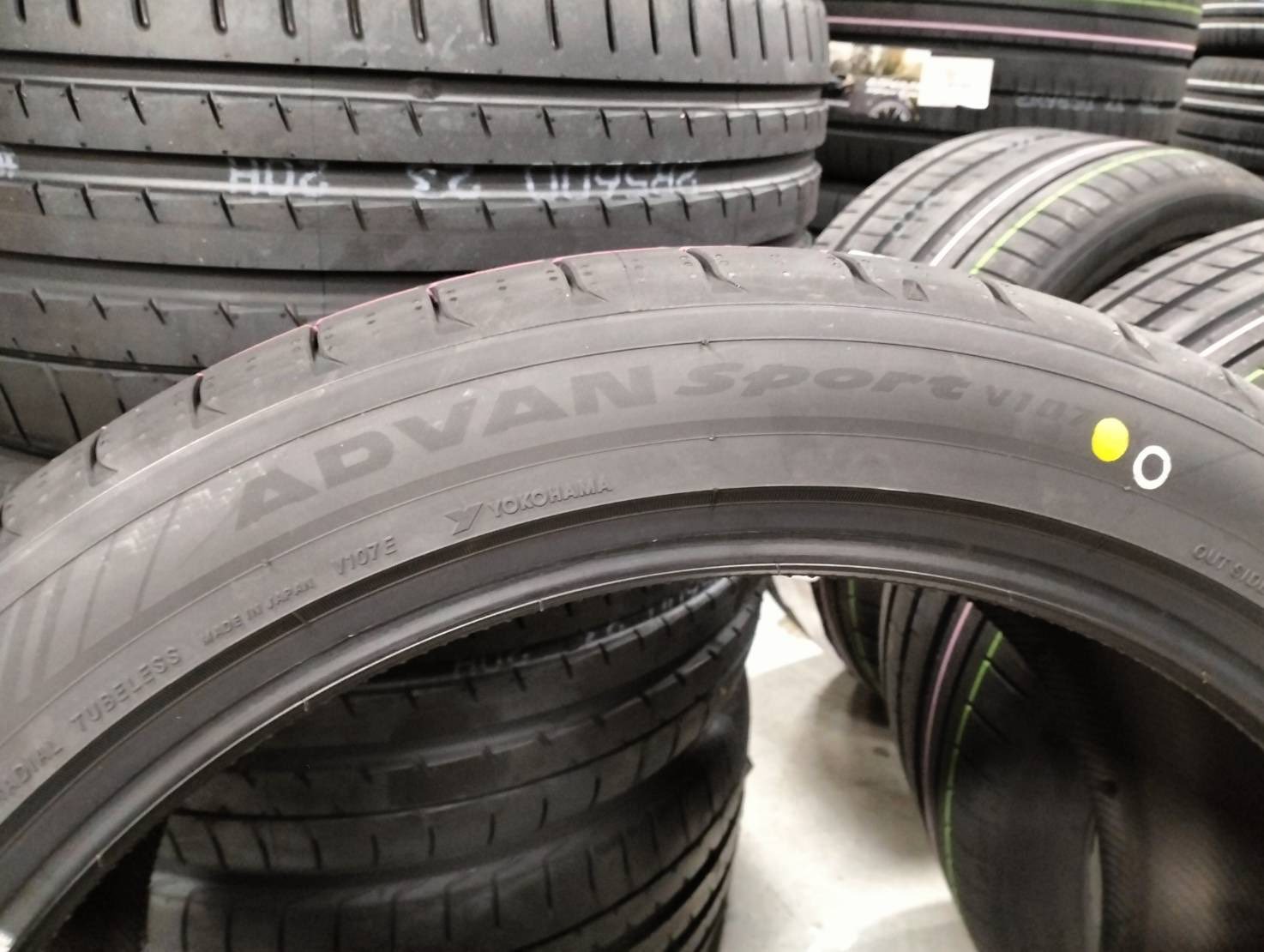 ยาง YOKOHAMA ADVAN SPORT V107 ขนาด 225/40-19ราคาพิเศษ สั่งได้
