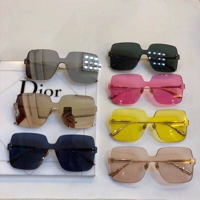 🔥พร้อมส่ง🔥วันนี้!!!! ครบสี DIOR QUAKE ใหม่ มาแรงมาก งานเปลือยกรอบ โชว์เลนส์ งานเกรด Hi end ปั้มโลโก้ทุกจุด เทียบแท้1:1 ราคา 1,980 บาท อุปกรณ์ครบเซทใหญ่ตามแบรนด์ : Full set ✅รับประกันความพอใจ👍🏼 ***ถ่ายจากสินค้าจริง เ
