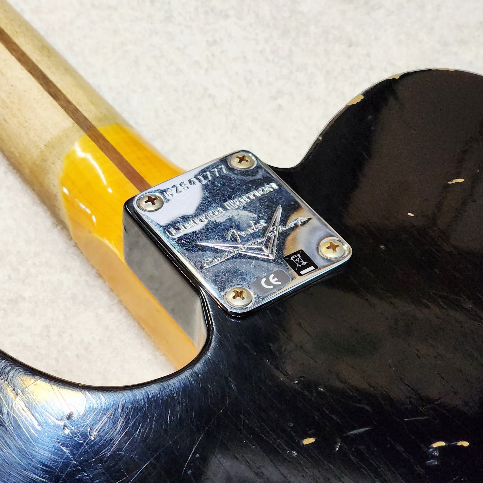 (USED) FENDER Custom Shop Limited Edition '50s Vibra Telecaster Heavy Relic - Aged Black Serial # CZ541777