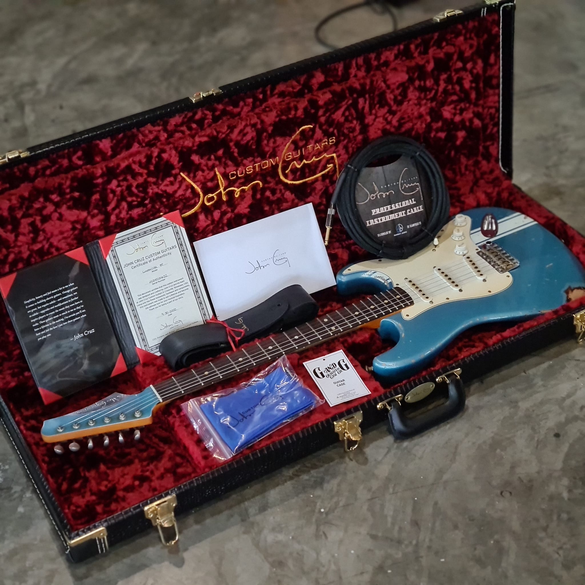 (BRAND NEW) JOHN CRUZ CUSTOM GUITARS - CROSSVILLE ST , GULF BLUE METALLIC OVER SUNBURST "BATTLE AXE" #JC00880522 (2022)