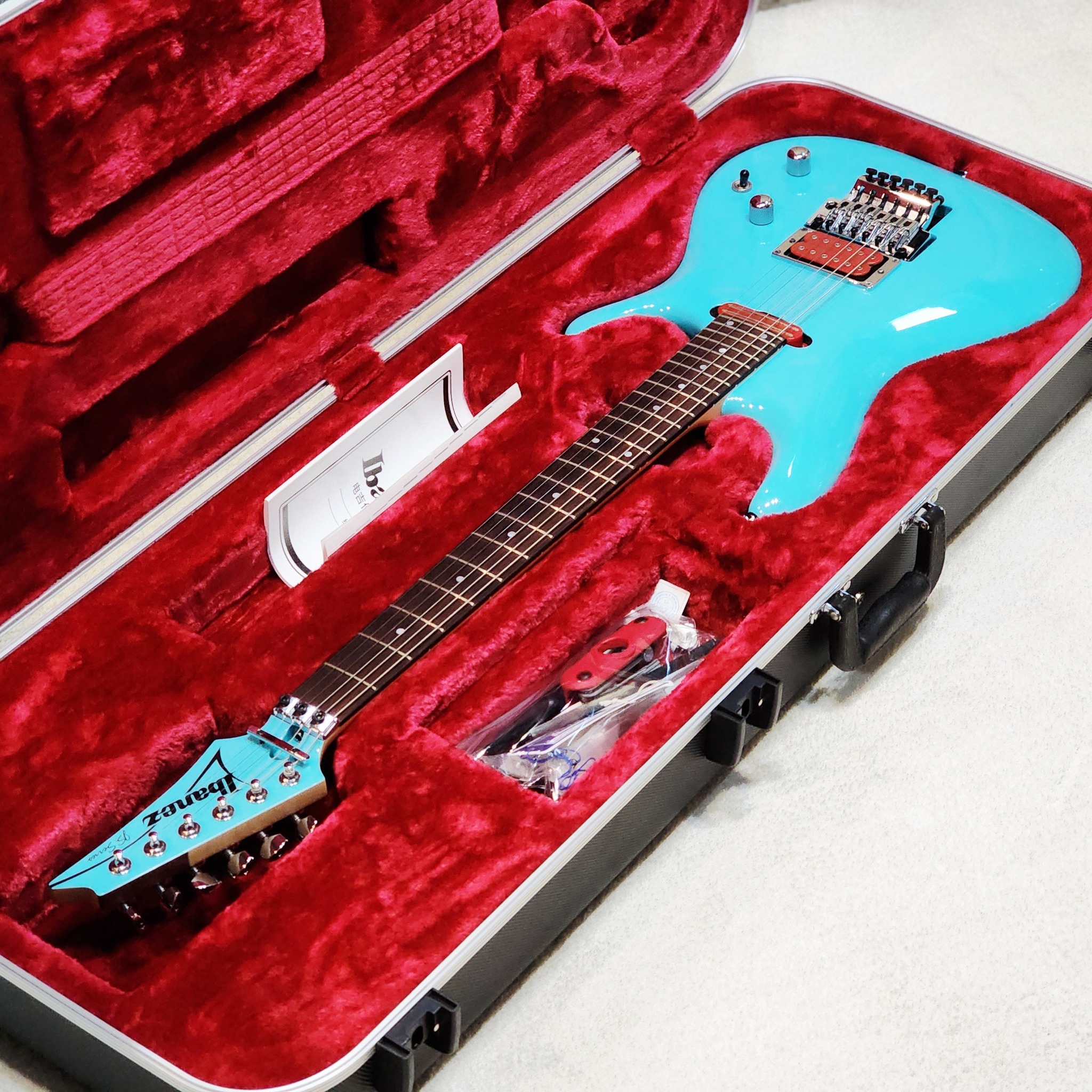 (USED) IBANEZ JS 2410 JOE SATRIANI - SKY BLUE