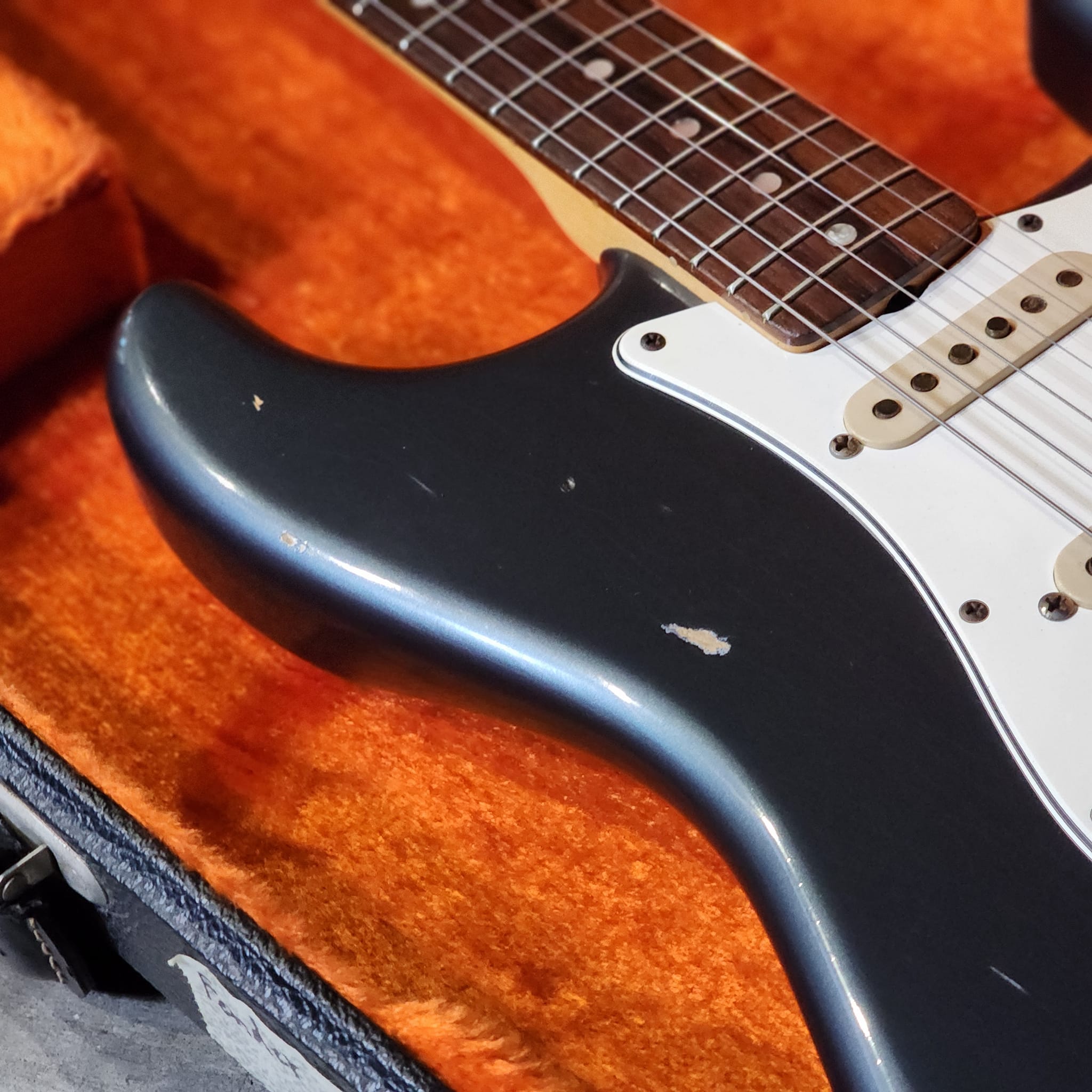 (USED) FENDER Custom Shop Stratocaster RE65 Relic Charcoal Frost Metallic 2005 SERIAL # R25483