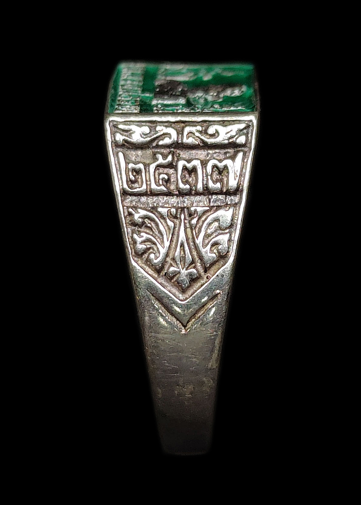 แหวนหลวงพ่อรวย วัดตะโก รุ่น2 ปี2537 เนื้อเงินลงยาสีเขียว ตอกโค๊ต ท้องแหวนมีจารเดิม สภาพสวยสุดๆ