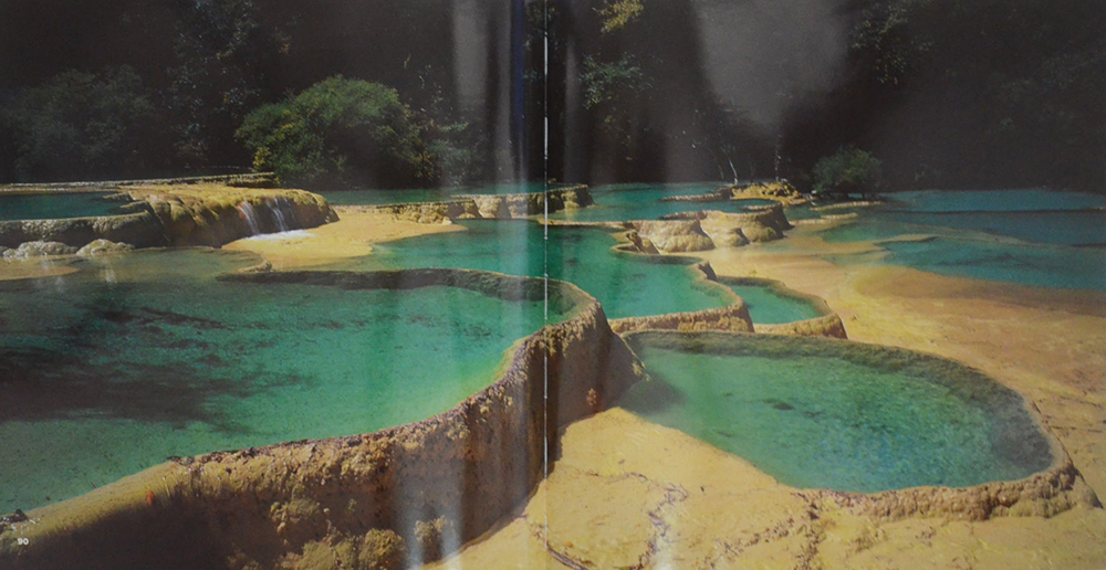 CREAM OF JIUZHAIGOU VALLEY AND HUANGLONG IN FOUR SEASONS (2 ภาษา)