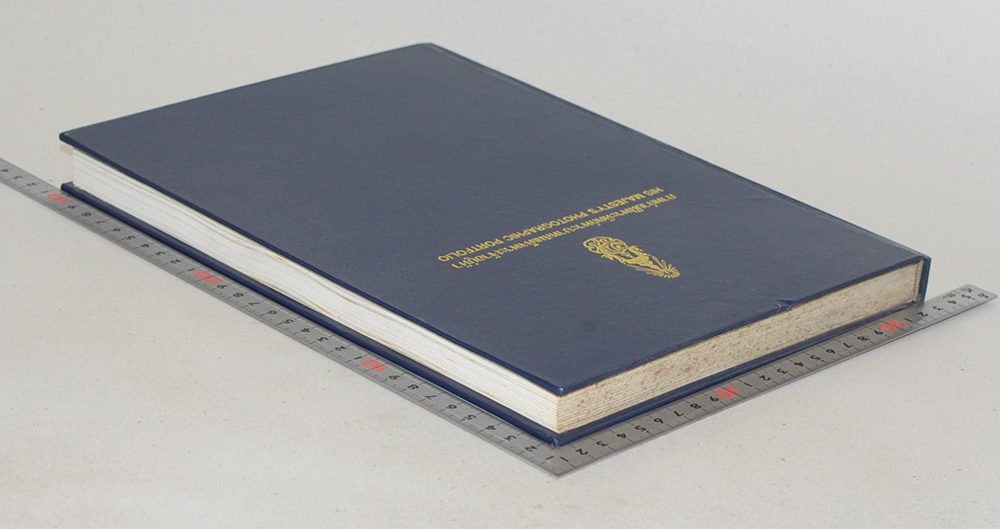 ภาพถ่ายฝีพระหัตถ์พระบาทสมเด็จพระเจ้าอยู่หัว (ภาษาไทย-อังกฤษ)