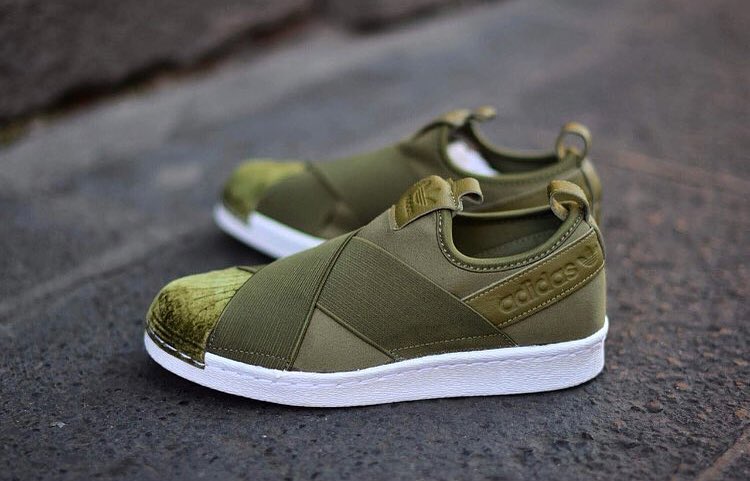 Adidas Slip-on เขียวกำมะหยี่