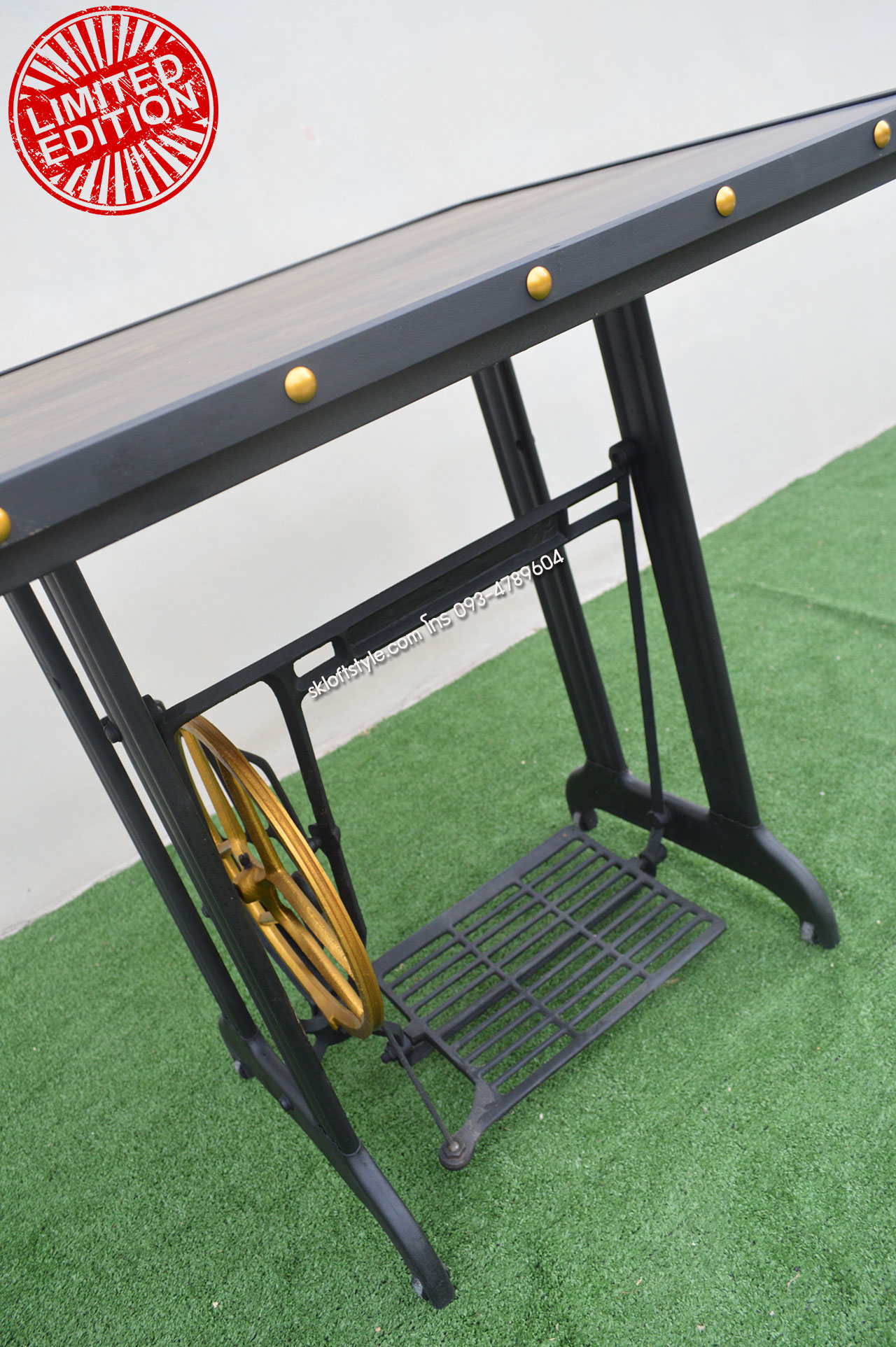 โต๊ะจักรโบราณ สีดำด้านตัดสีทอง