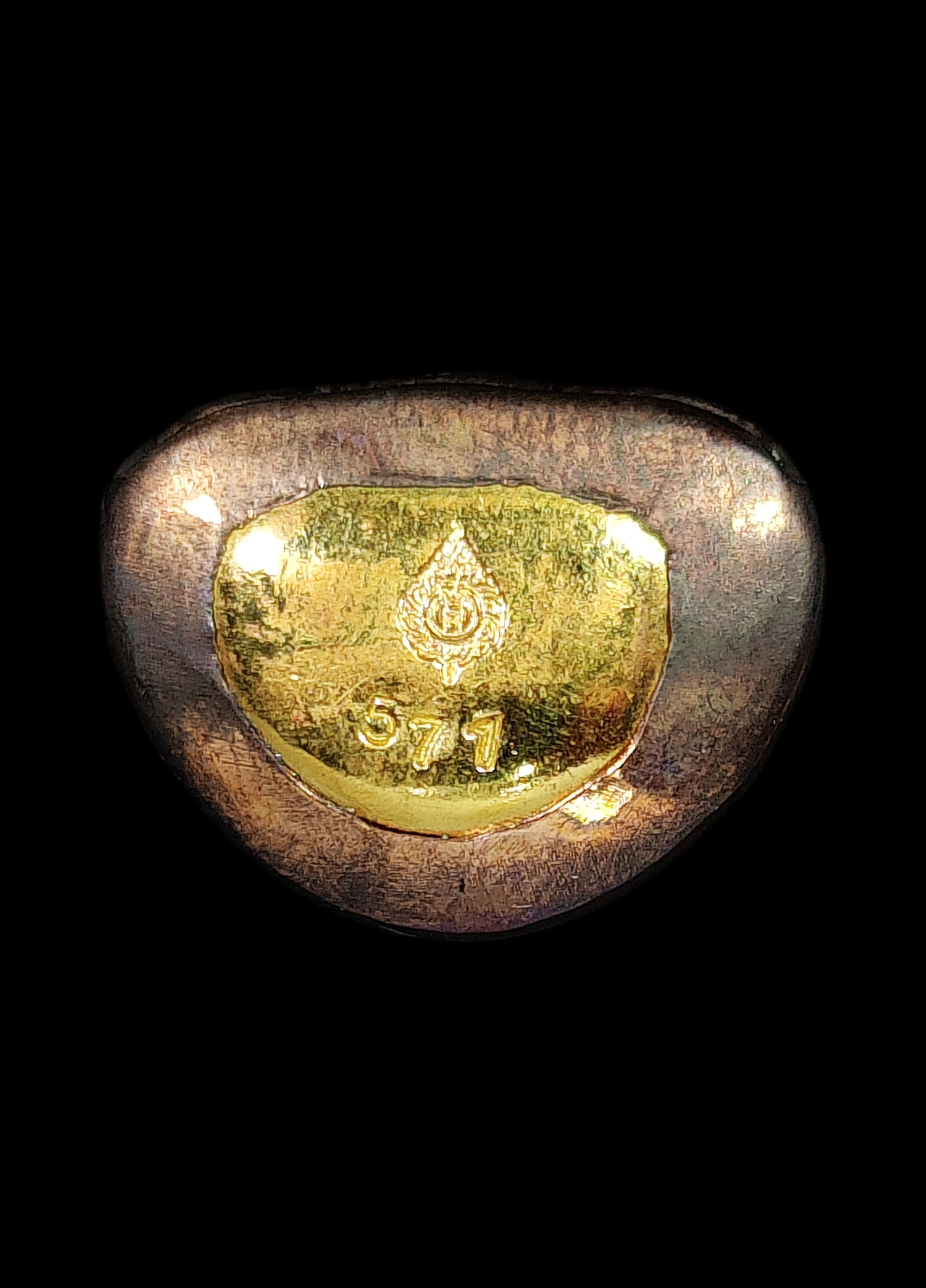 พระล้มลุกท่านเจ้ามา บรรจุอิทธิธาตุ วัดสามปลื้ม กทม. เนื้อนวโลหะ ก้นทองคำ ปี2544 ตอก3โค๊ต เลข571 พร้อมกล่องเดิมๆ สวยแชมป์