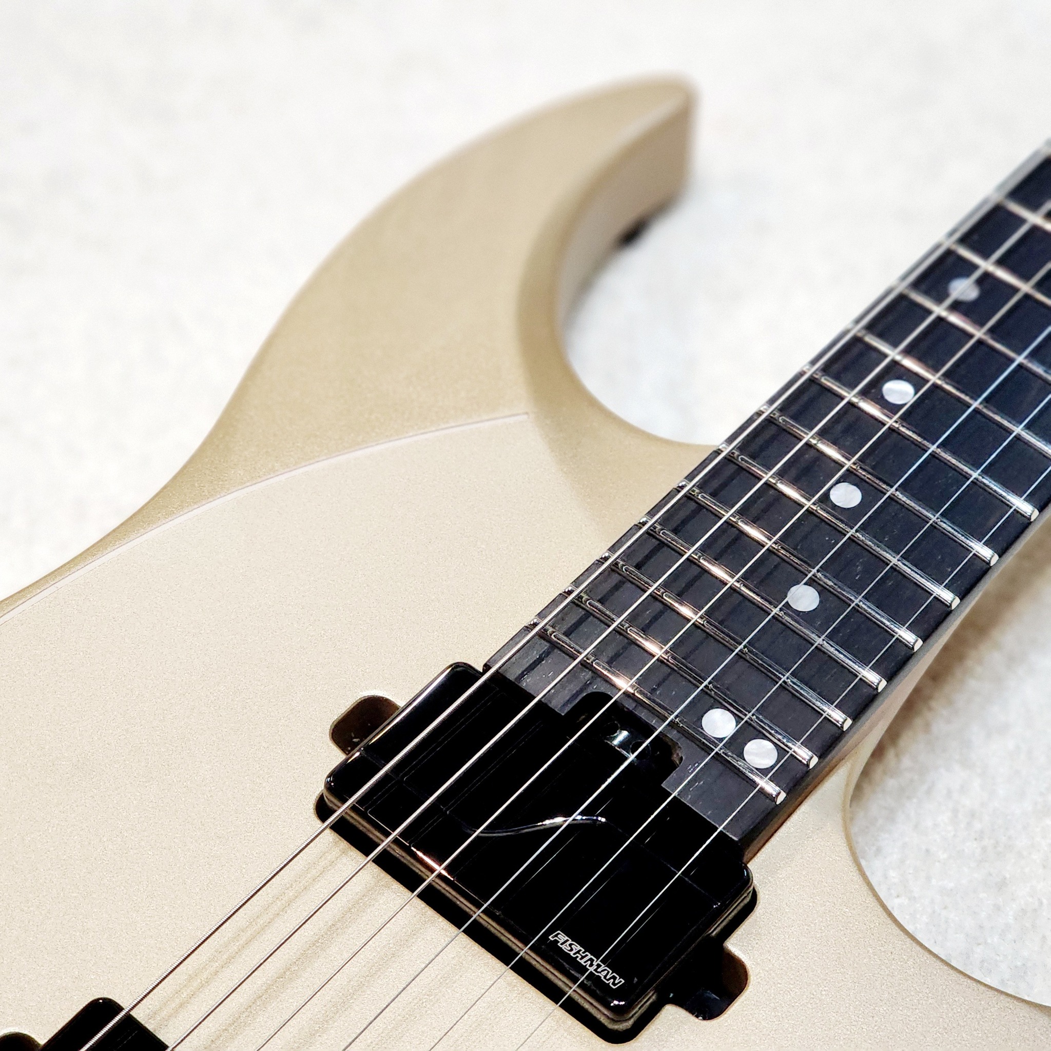 ABASI // EMI 6 // MASTER SERIES // CHAMPAGNE