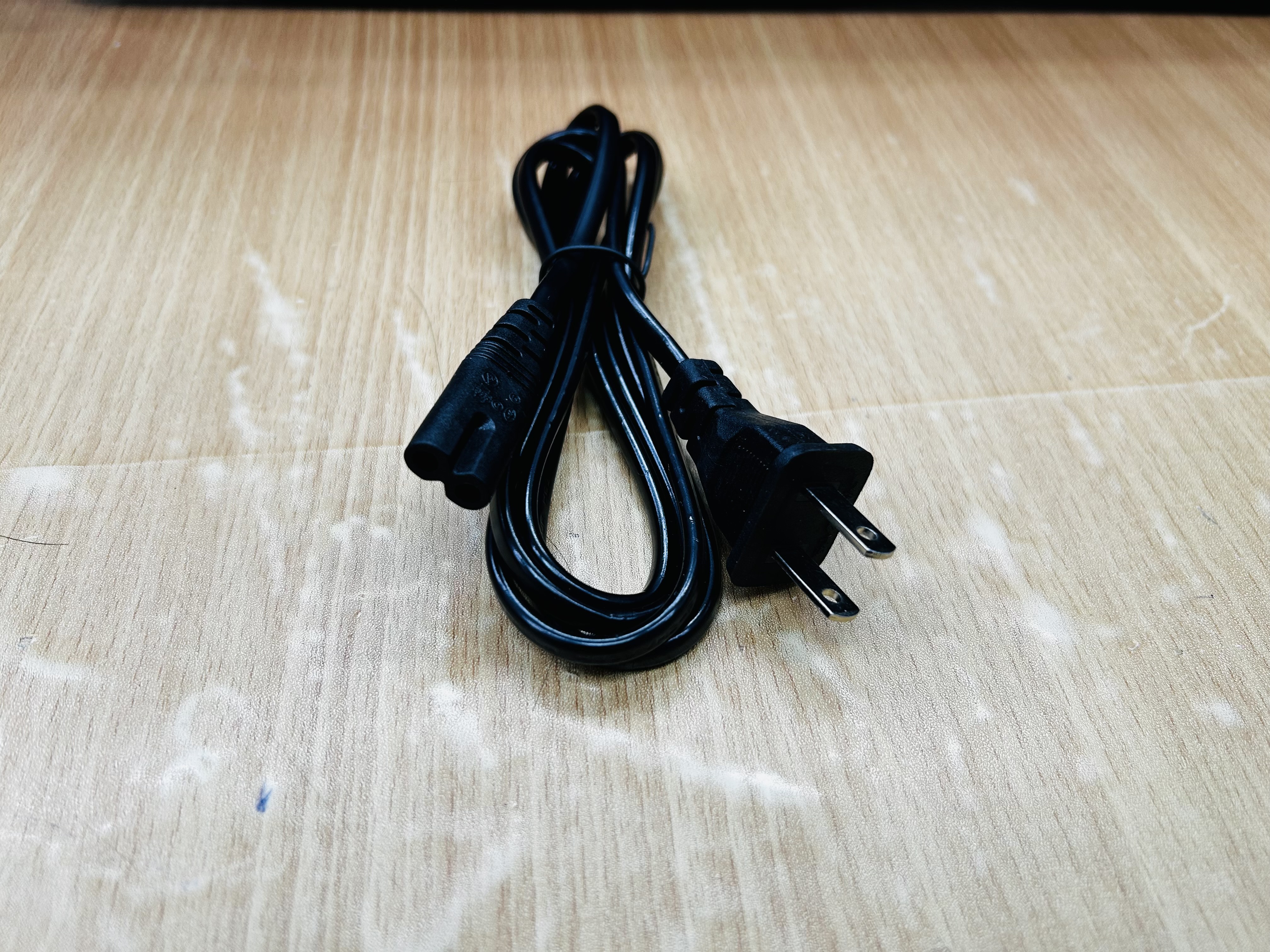 AC Power แบบสองร่อง (สายไฟเลขแปด)