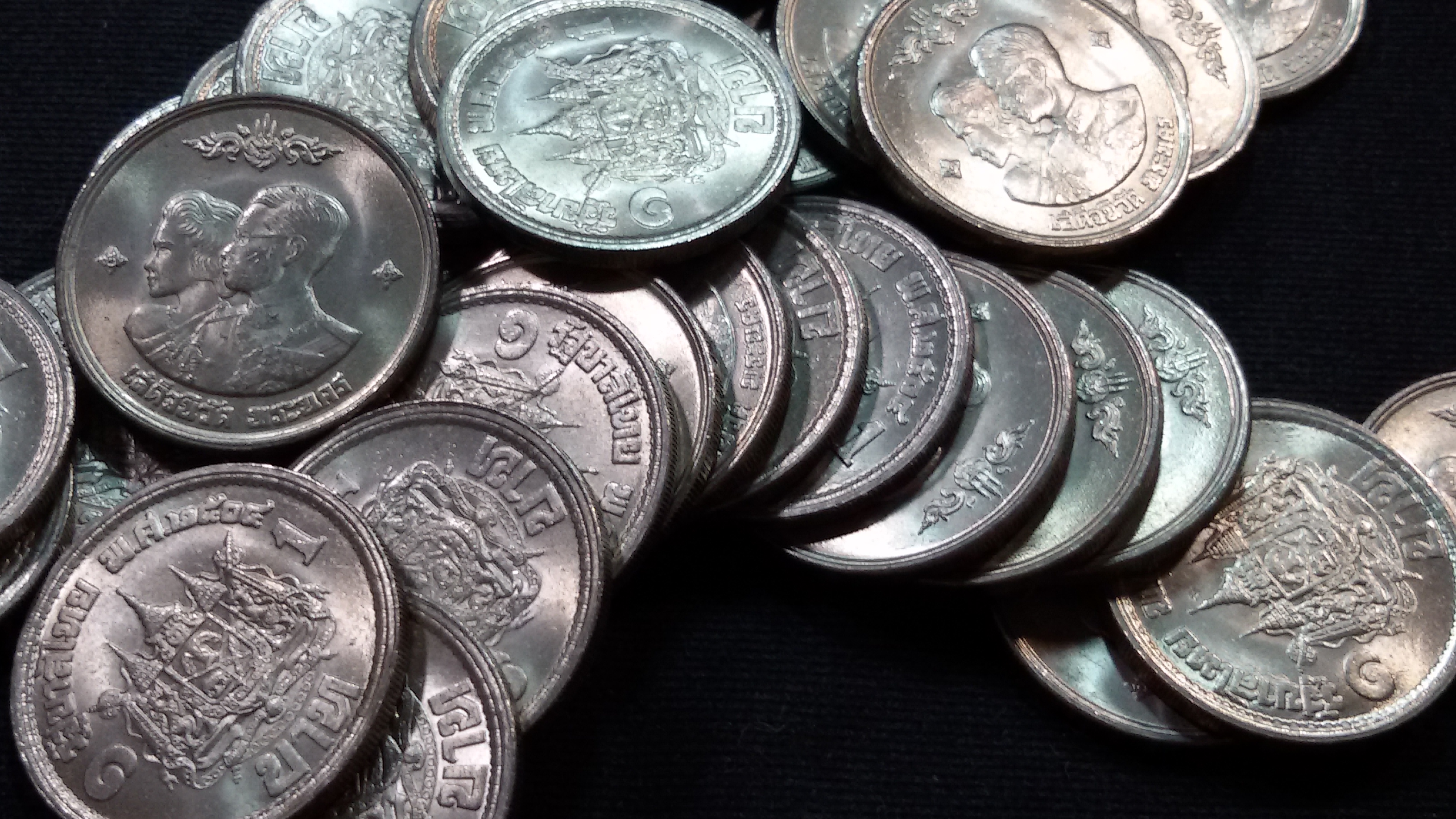 เหรียญ 1 บาท เสด็จนิวัตพระนคร 2504 UNC