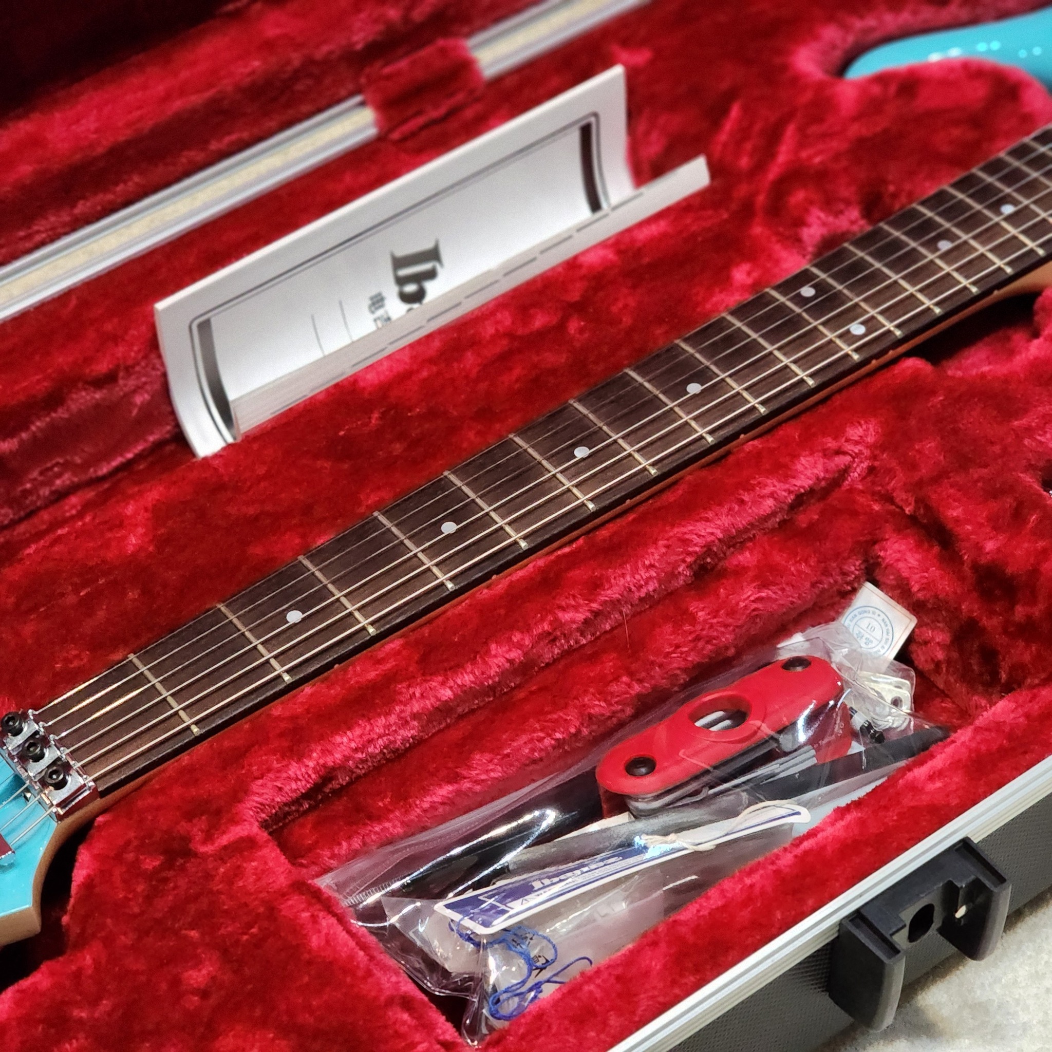 (USED) IBANEZ JS 2410 JOE SATRIANI - SKY BLUE