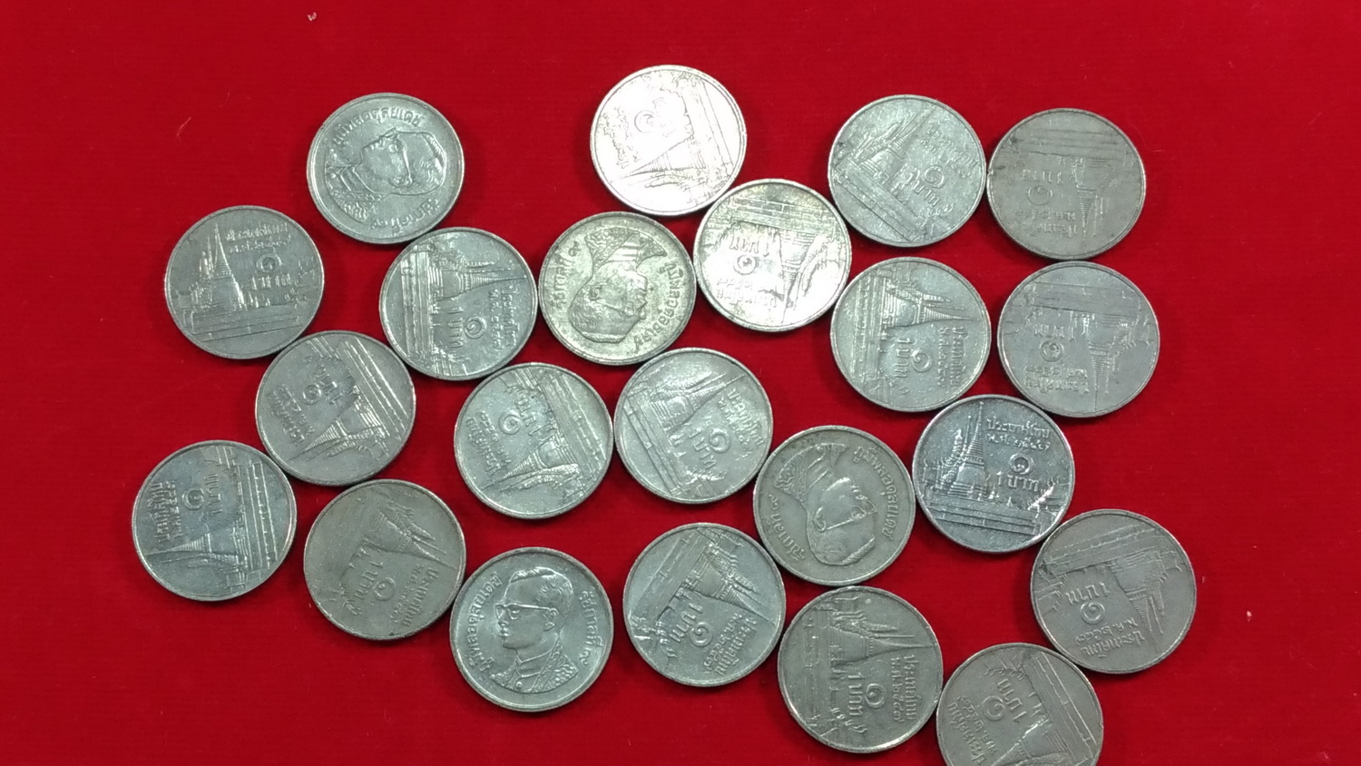 เหรียญ 1 บาท ปี2537 ผ่านใช้