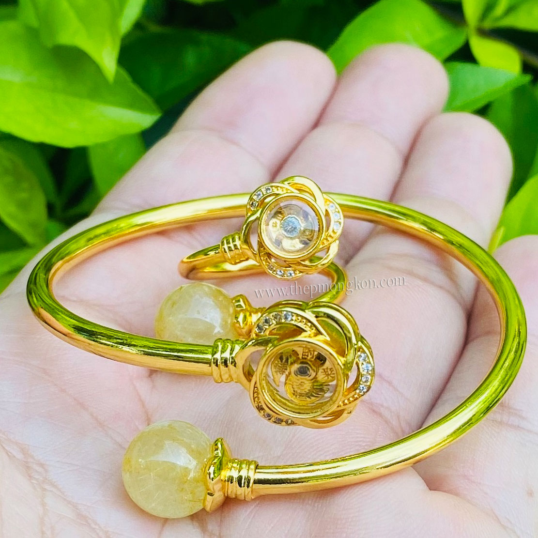 กำไลกังหันไหมทอง วงละ 140 บาท (ขึ้นต่ำ 20 วงขึ้นไป)