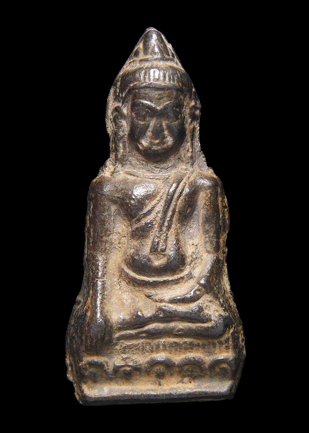 พระหูยานหลังลายผ้า เนื้อชิน จ.ลพบุรี