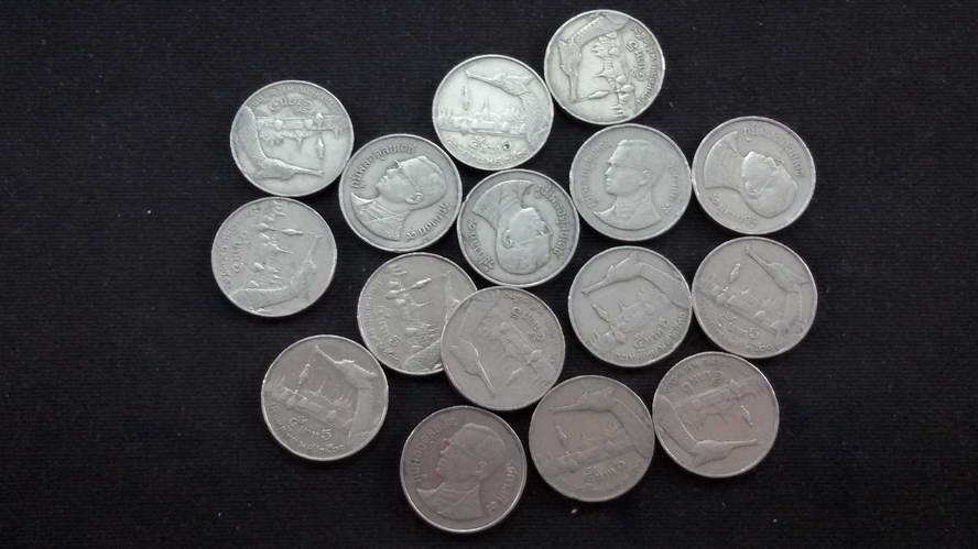 เหรียญ 5 บาท หลังเรือหงส์ปี2530 สภาพผ่านใช้ หายาก