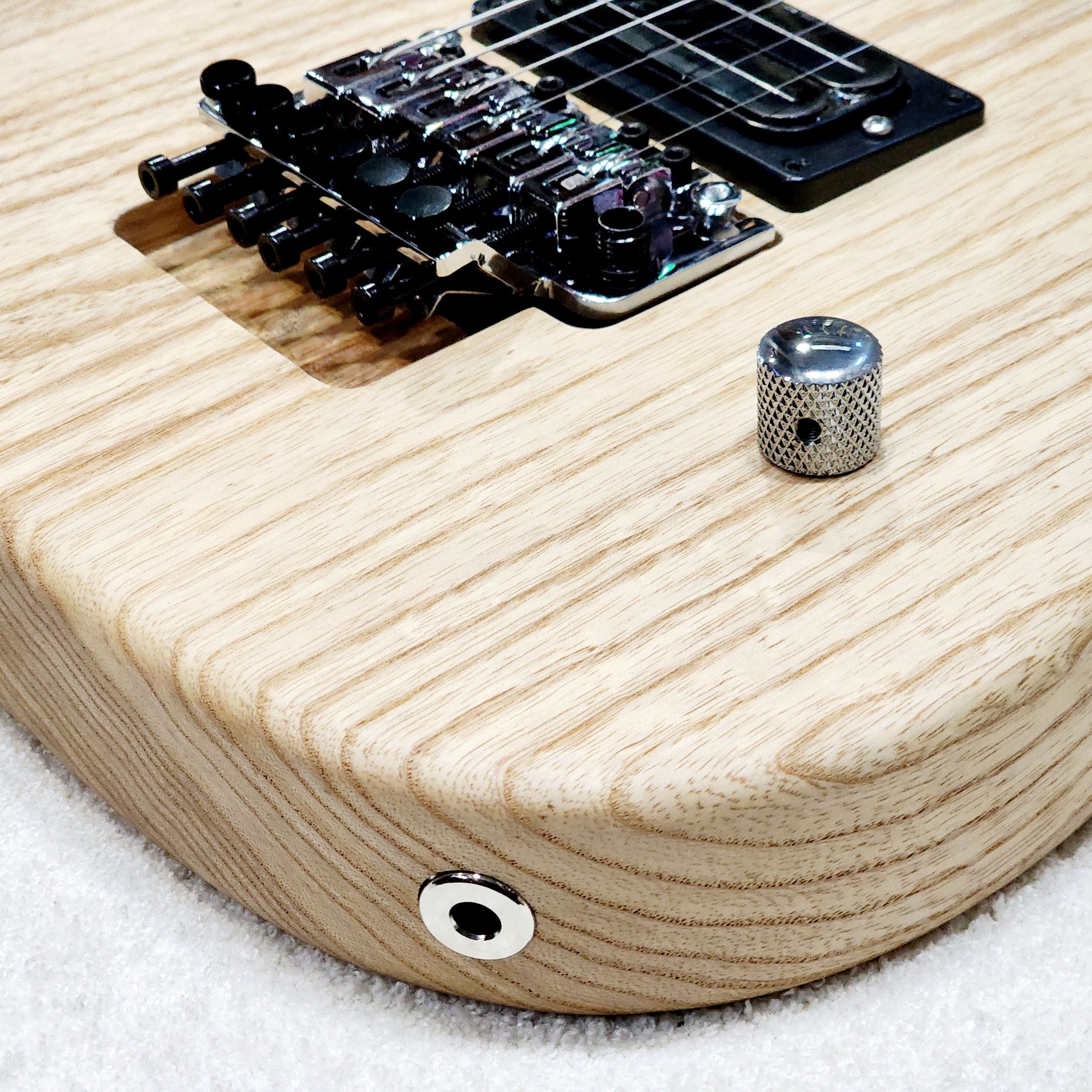(BRAND NEW) WASHBURN N4-NUNO SWAMP ASH USA