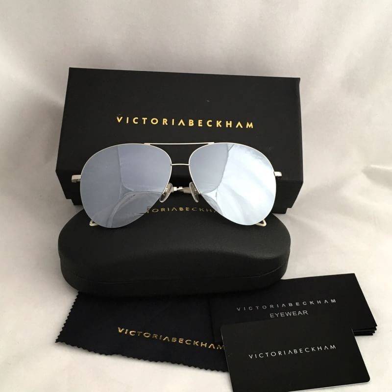 มาเพิ่มแล้วว—— 👍🏼VICTOREA BECKHAM งานเกรด Hi end ปั้มโลโก้ทุกจุด เทียบแท้1:1 ทรงAviator ขาสปริง เลนส์แท้ อุปกรณ์ครบเซทใหญ่ตามแบรนด์ : Full set ✅รับประกันความพอใจ👍🏼 ***ถ่ายจากสินค้าจริง เกรด Hi end เท่า