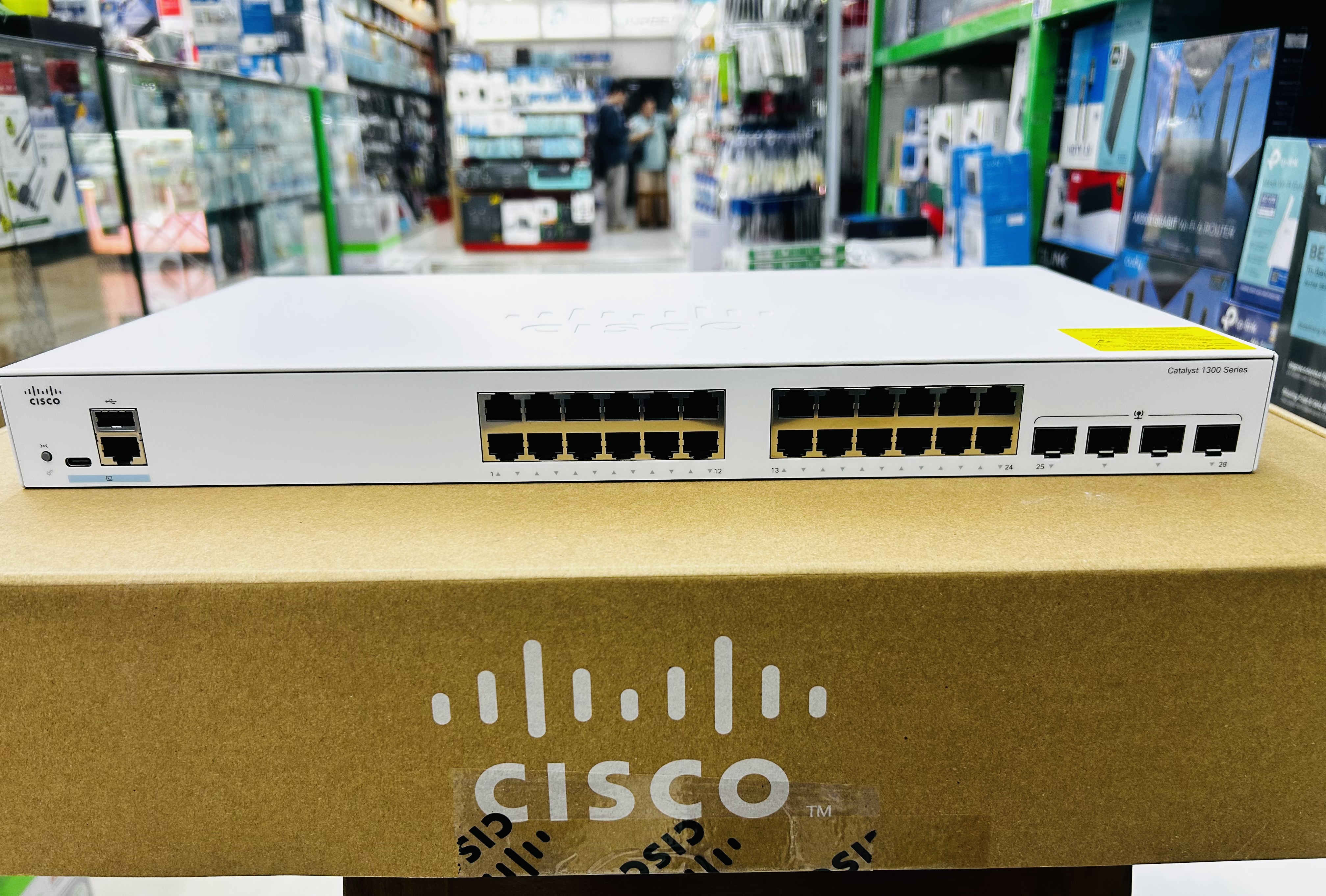 C1300-24T-4G Cisco Catalyst 1300 24 port Standard SET Cisco Catalyst 1300 24-port GE, 4x1G SFP 24x 10/100/1000 ports, 4x Gigabit SFP (Uplink)