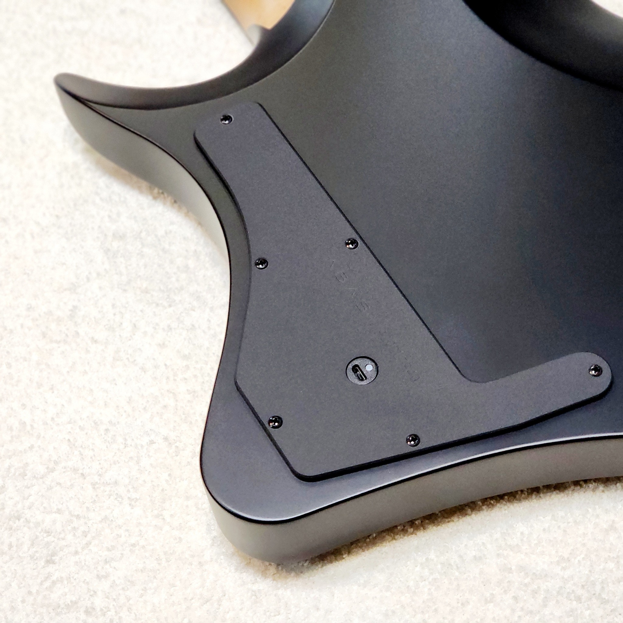 ABASI // LARADA 7 // MASTER SERIES // BLACK BEAUTY
