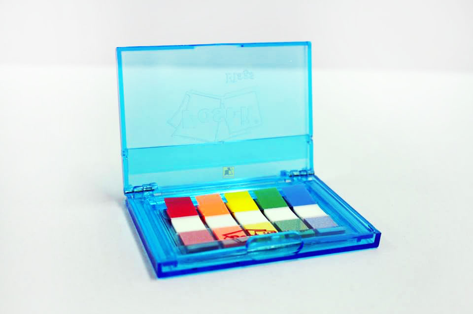 โพสต์-อิท แฟล็กซ์ 683-5C รุ่นตลับใส่นามบัตร ขนาด 0.5 x 1.7 นิ้ว (25 แผ่น/สี)