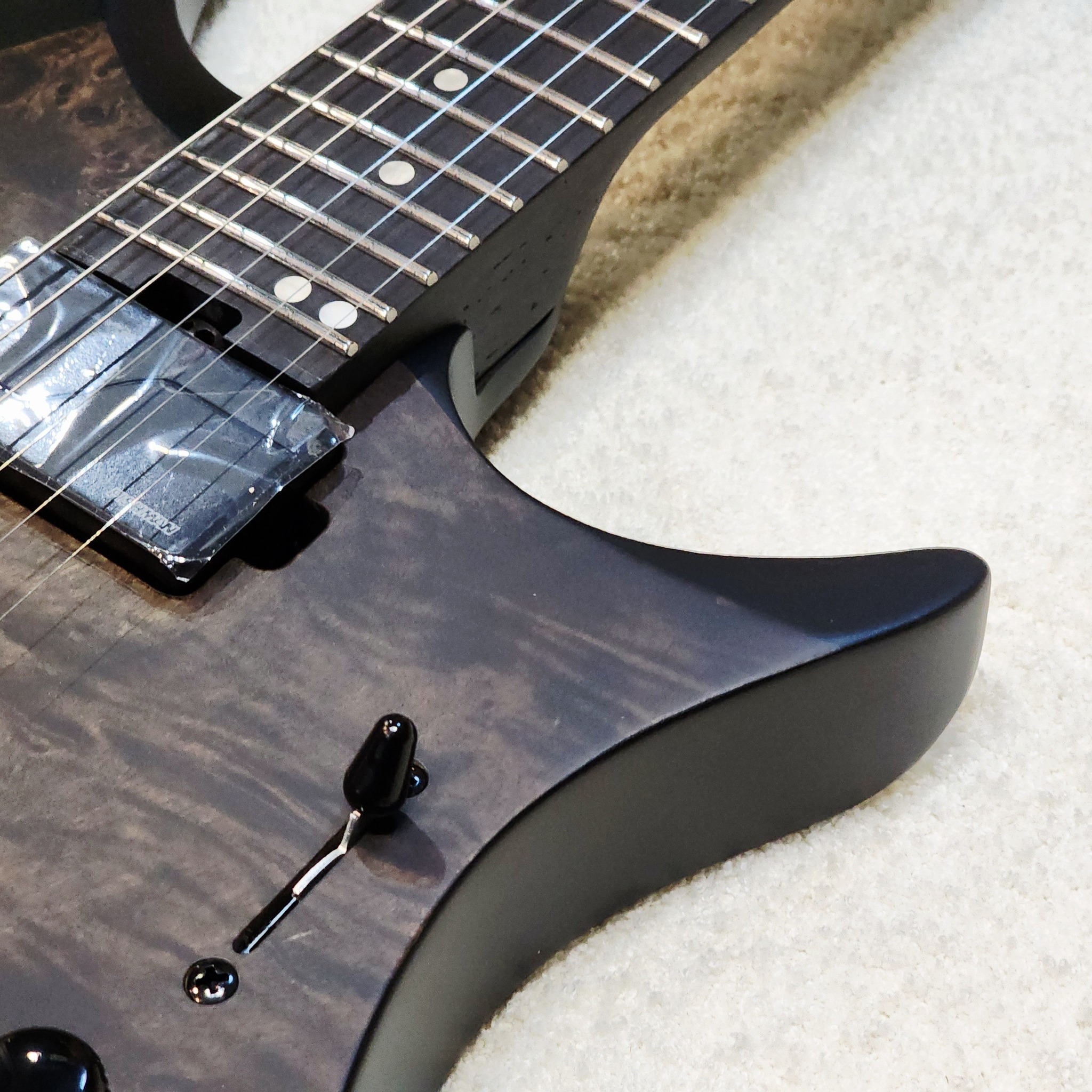 ABASI // EMI 6 // LEGION // CHARCOAL BURL (DAO KANONG BRANCH ONLY)