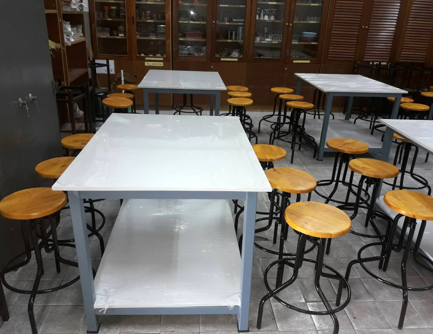 เก้าอี้ห้องวิทยาศาสตร์