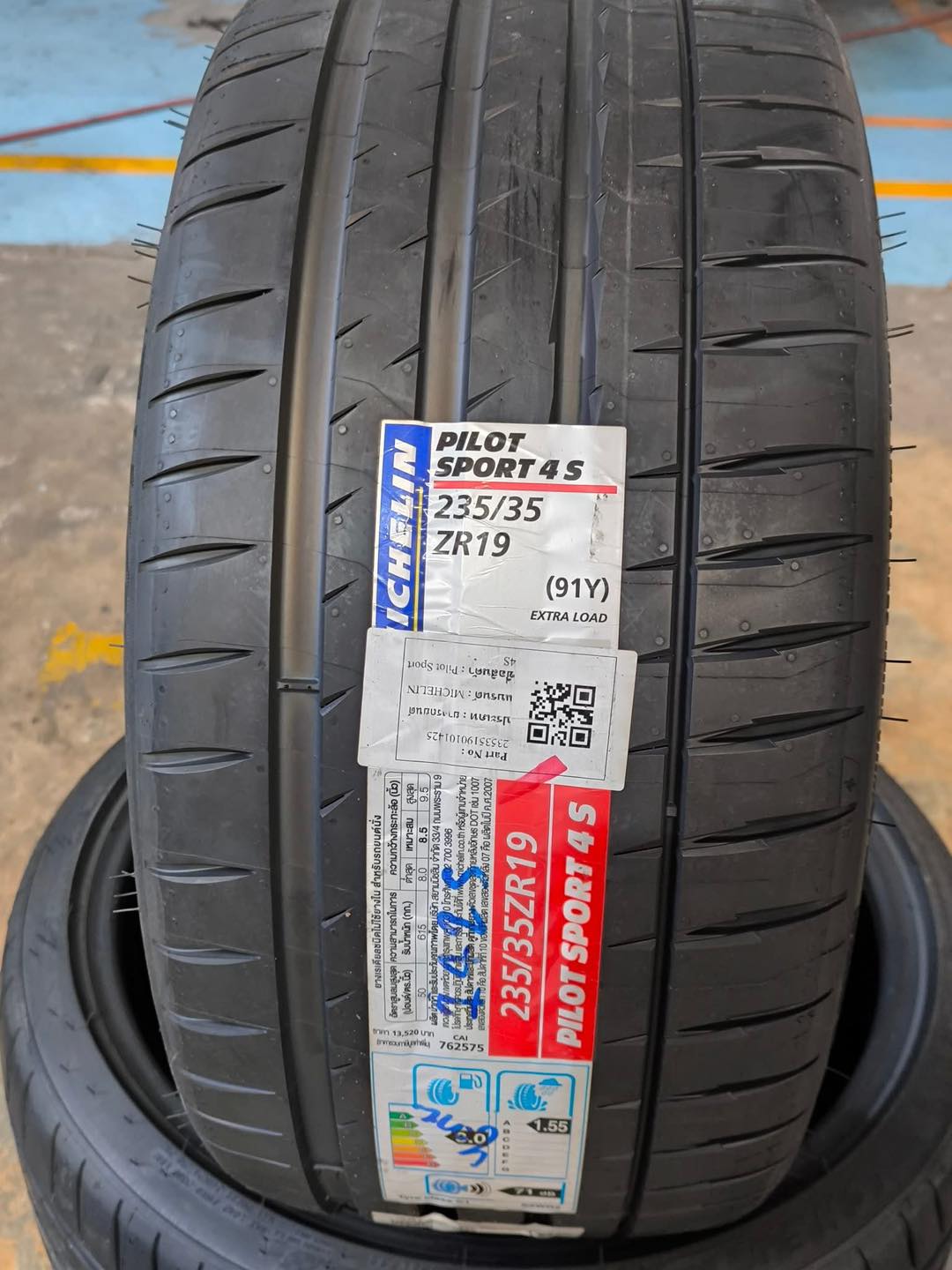 ยาง MICHELIN PILOT SPORT 4S ขนาด 275/35-19ราคาพิเศษ สั่งได้