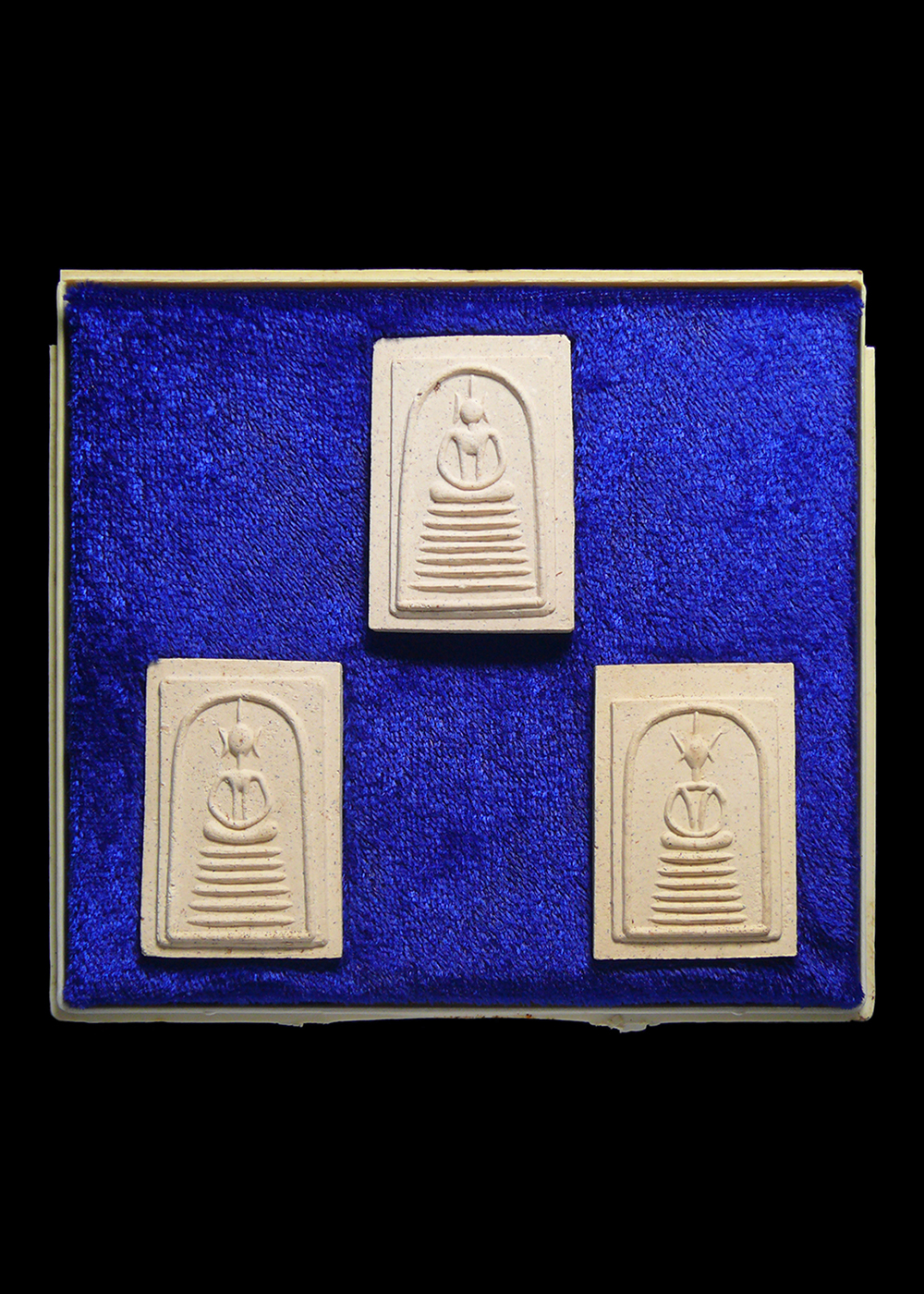 พระสมเด็จเกศไชโย รุ่นแช่น้ำมนต์ วัดไชโย จ.อ่างทอง ปี2538 หลังปั๊มตรายาง กล่องเดิม