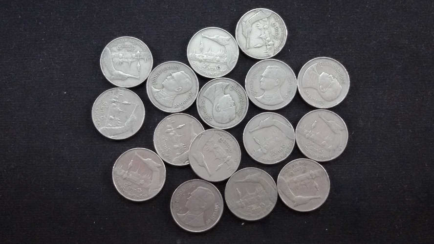 เหรียญ 5 บาท หลังเรือหงส์ปี2530 สภาพผ่านใช้ หายาก
