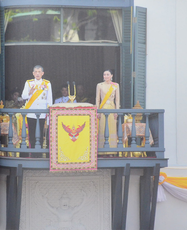 ประทีปทองส่องทางพลังงานไทย (พร้อมกล่อง)