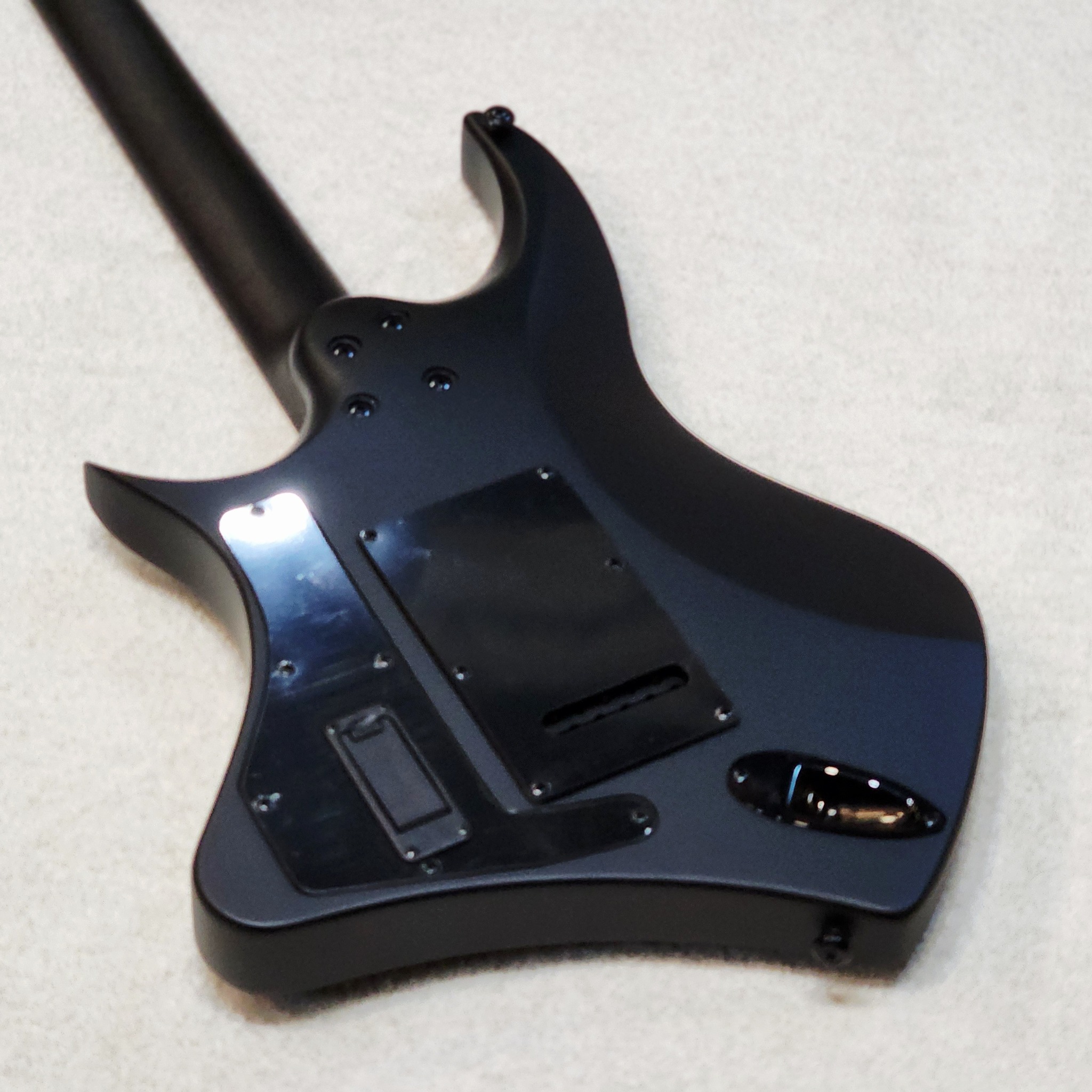 ABASI // EMI 6 // LEGION // CHARCOAL BURL (DAO KANONG BRANCH ONLY)