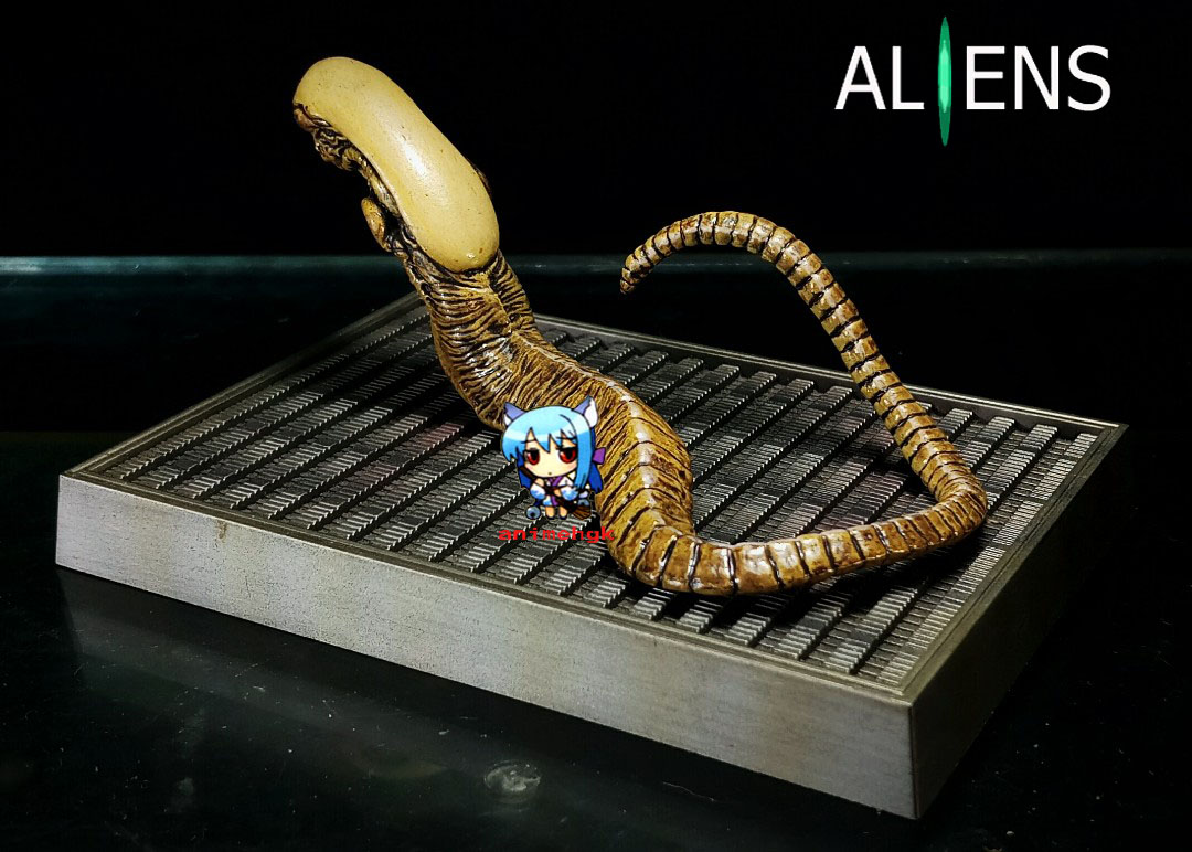 เอเลี่ยน ระเบิดอก Alien Xenomorph Chest Burster พร้อมฐาน 1/6 เรซิ่น