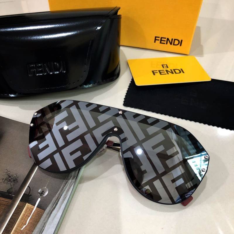 Fendi sunglasses เลนส์พิเศษ งานแฟชั่นสุดเก๋ สี : ปรอทเงิน ปลายขาแดง ราคา 1,900บาท อุปกรณ์ครบเซทใหญ่ตามแบรนด์ : Full set ✅รับประกันความพอใจ👍🏼 ***ถ่ายจากสินค้าจริง เกรด Hi end เท่านั้น สอบถามเพิ่มเติมได้ที่ http://line.me/ti/p/%40kwi