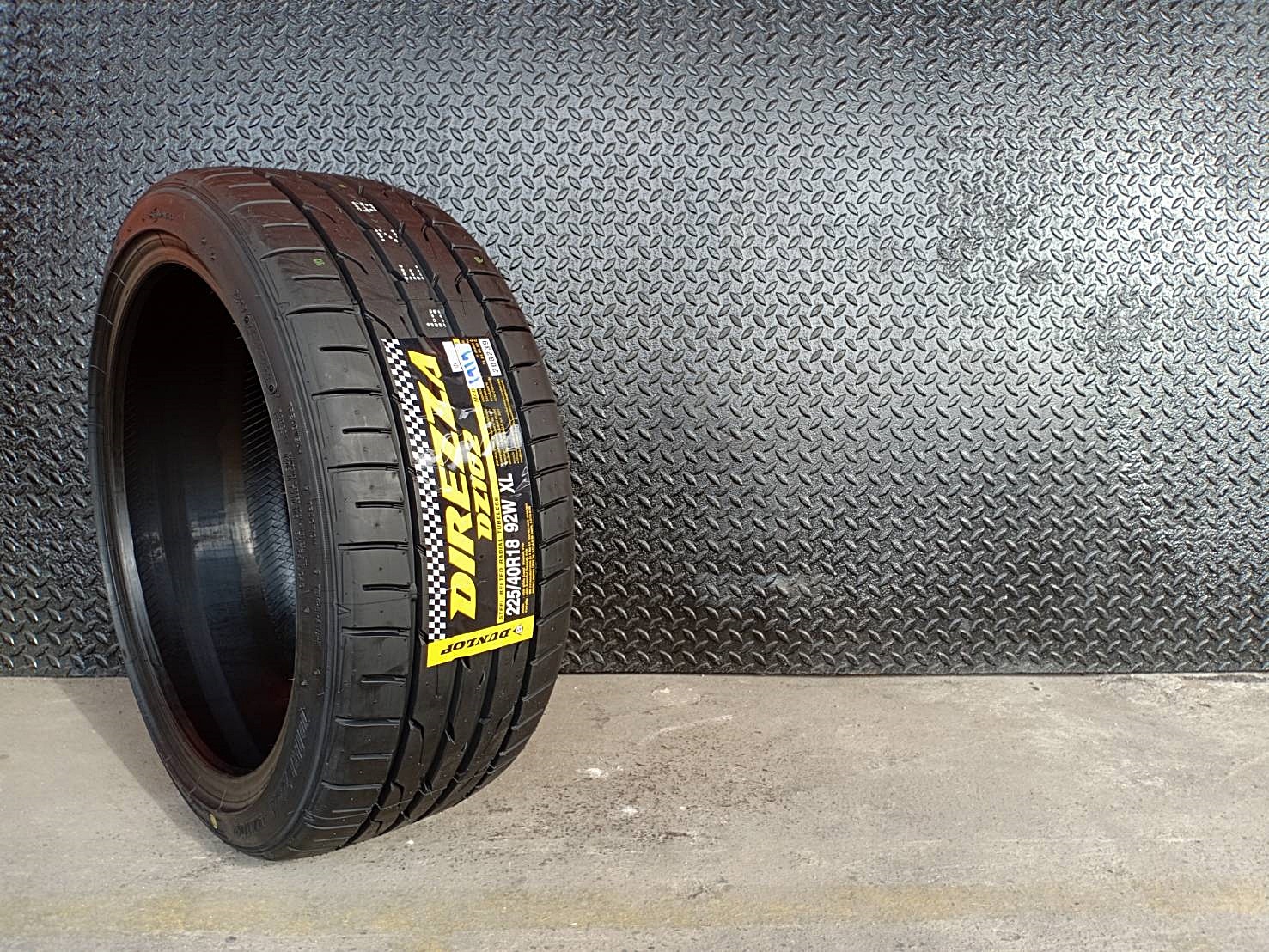 ยาง DUNLOP รุ่น DIREZZA DZ102 ขนาด 245/40-17