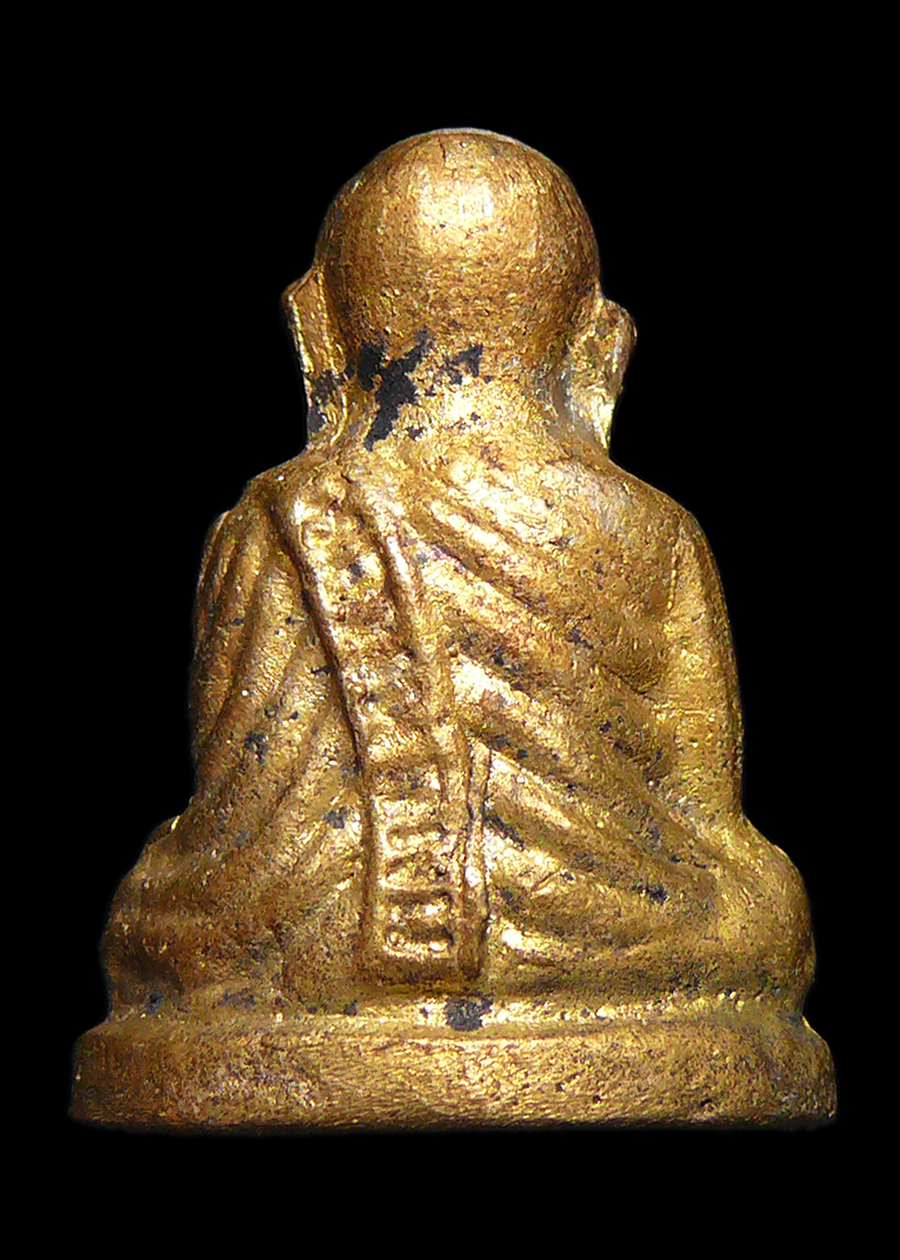 หลวงพ่อเงิน วัดบางคลาน จ.พิจิตร รุ่นรวยรวยรวย ตั้งทุนสงเคราะห์เด็กนักเรียนยากจน ก้นตอกโค๊ต พร้อมกล่อง