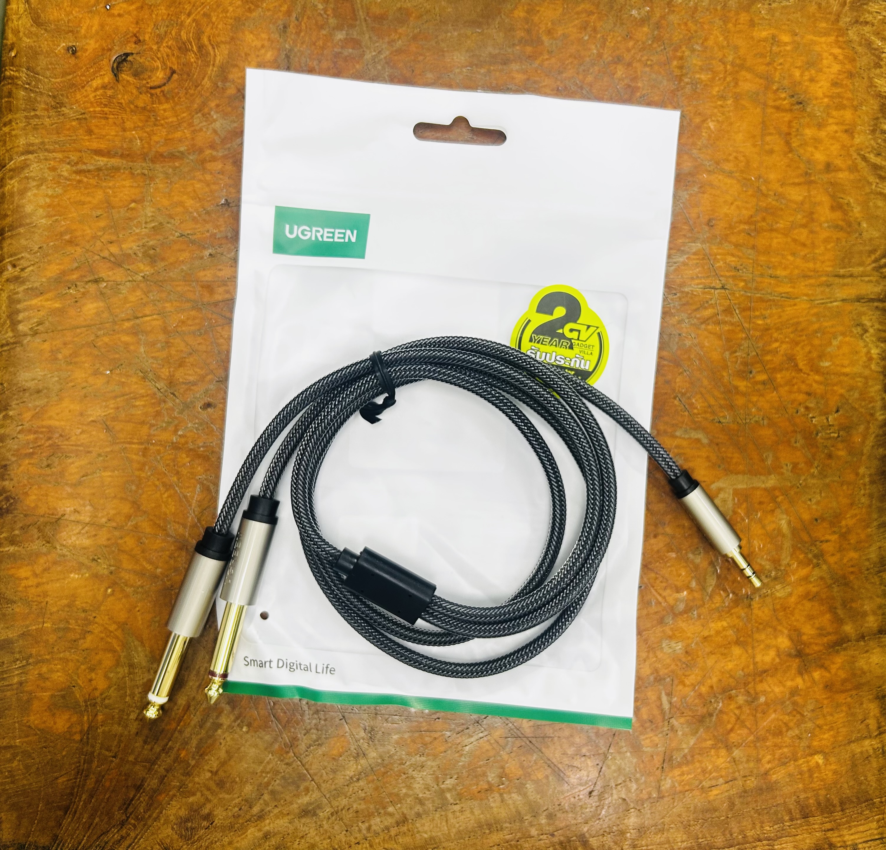 UGREEN 10613 3.5mm TRS to Dual 6.35mm TS Audio Cable 1m.