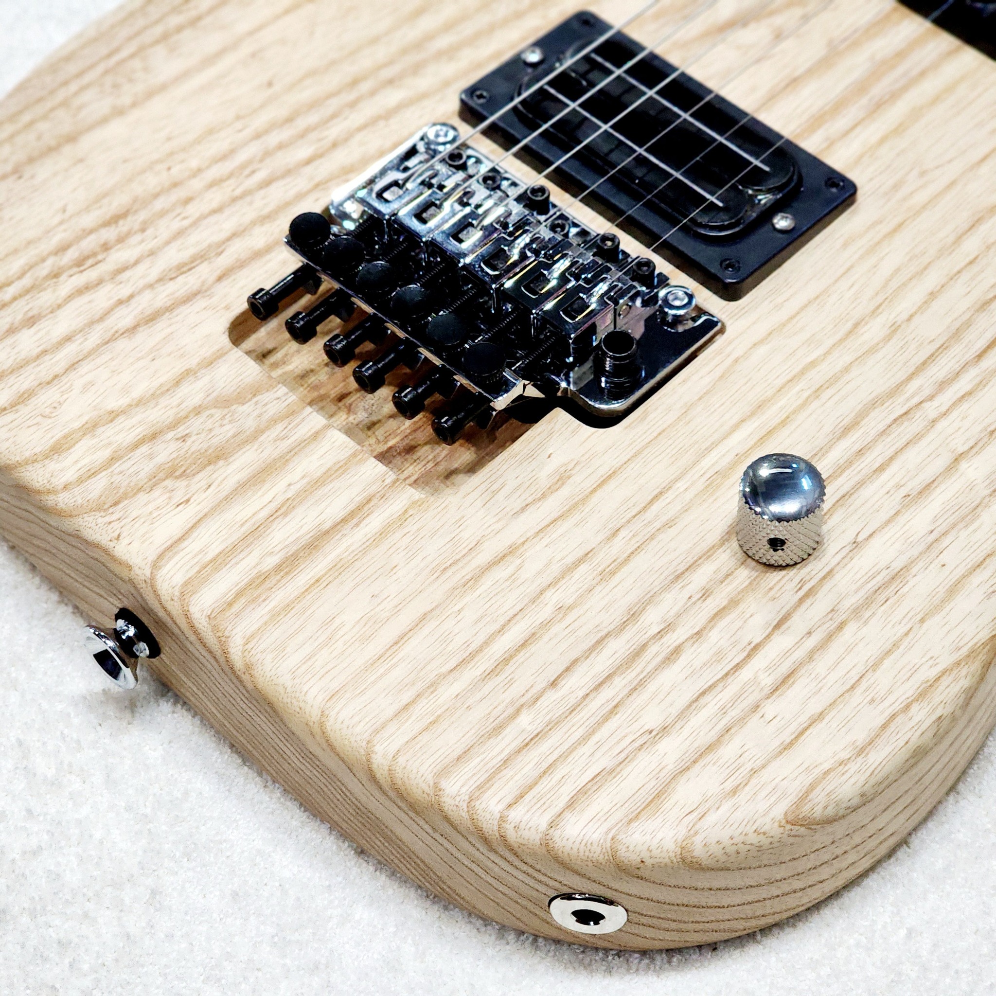 (BRAND NEW) WASHBURN N4-NUNO SWAMP ASH USA