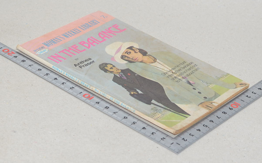 WOMAN’S WEEKLY LIBRARY No.1102 IN THE BALANCE (เล่มเล็ก)