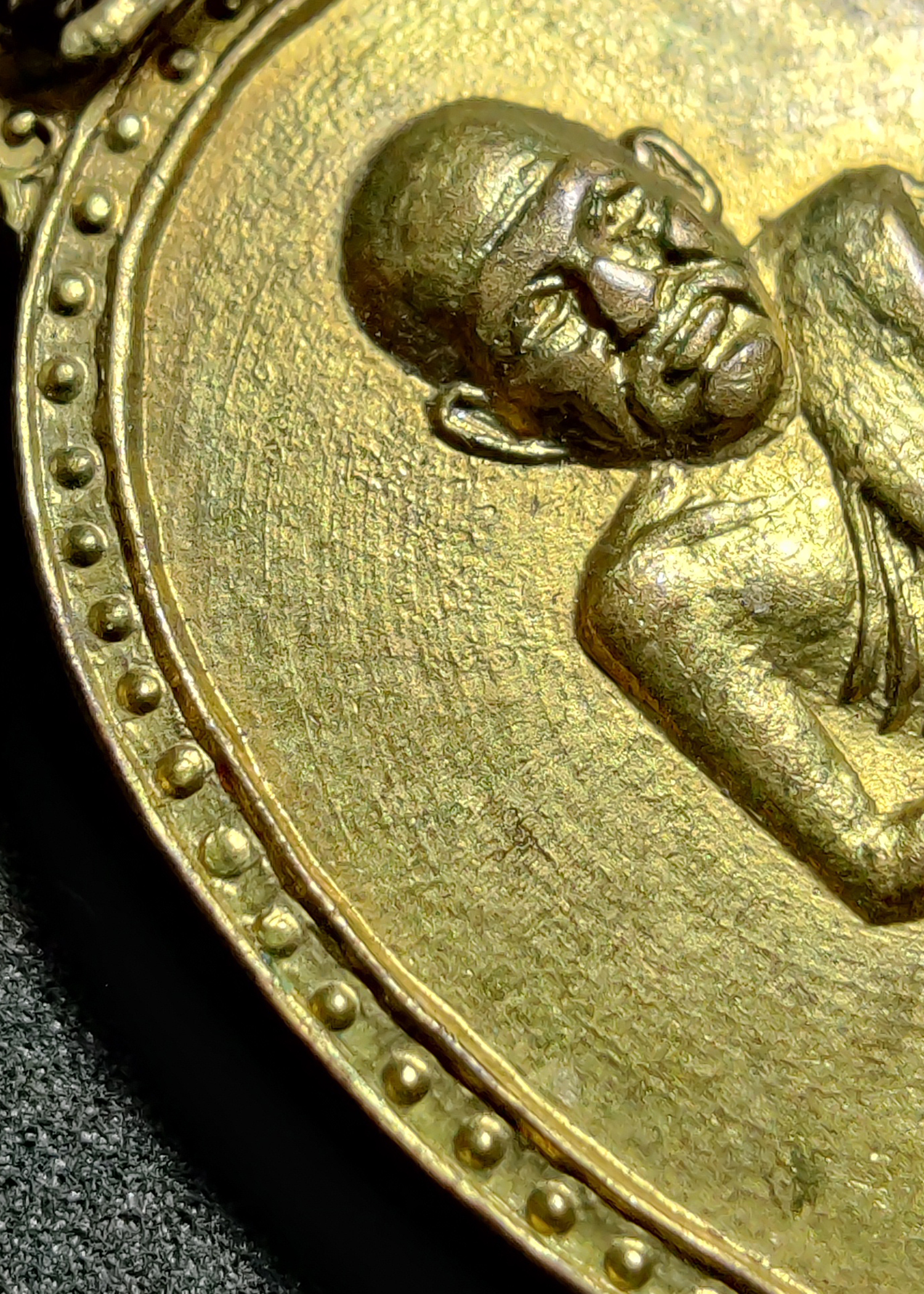 เหรียญหลวงพ่อเงิน หลังหลวงพ่อเปรื่อง พิธีมหาพุทธาภิเษก ณ วัดบางคลาน ปี2515 บล็อกนิยมวงเดือน เนื้อทองแดงกะไหล่ทอง สภาพสวยเดิมๆ