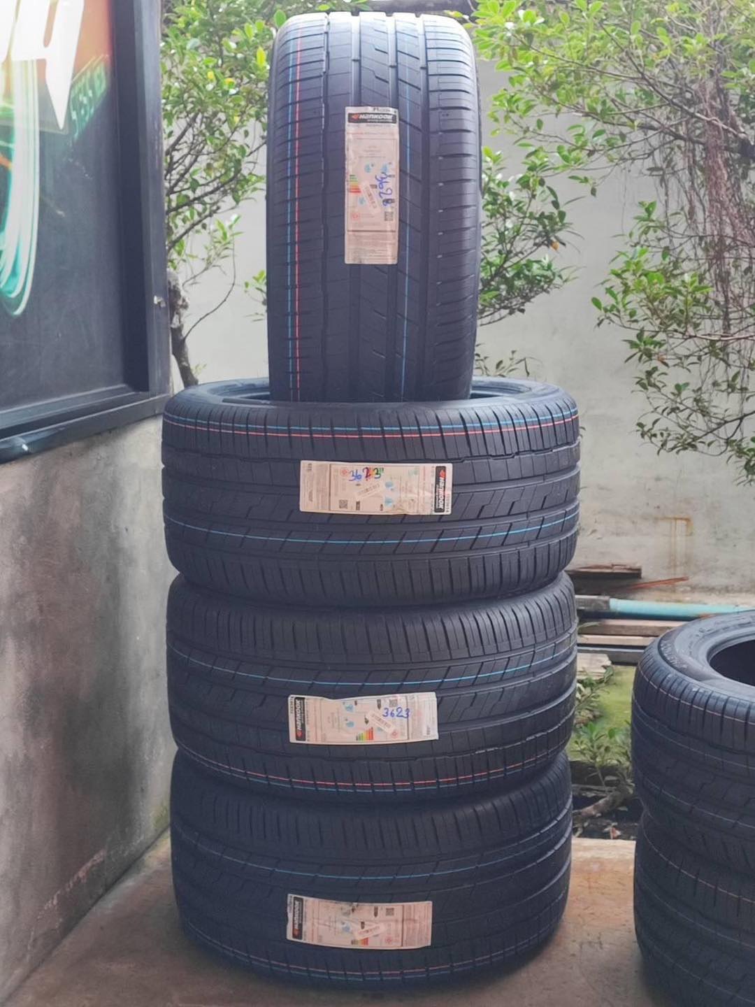 ยาง HANKOOK RUNFLAT ปี23 HANKOOK EVO3 K127C RFT ขนาด 305-40-20