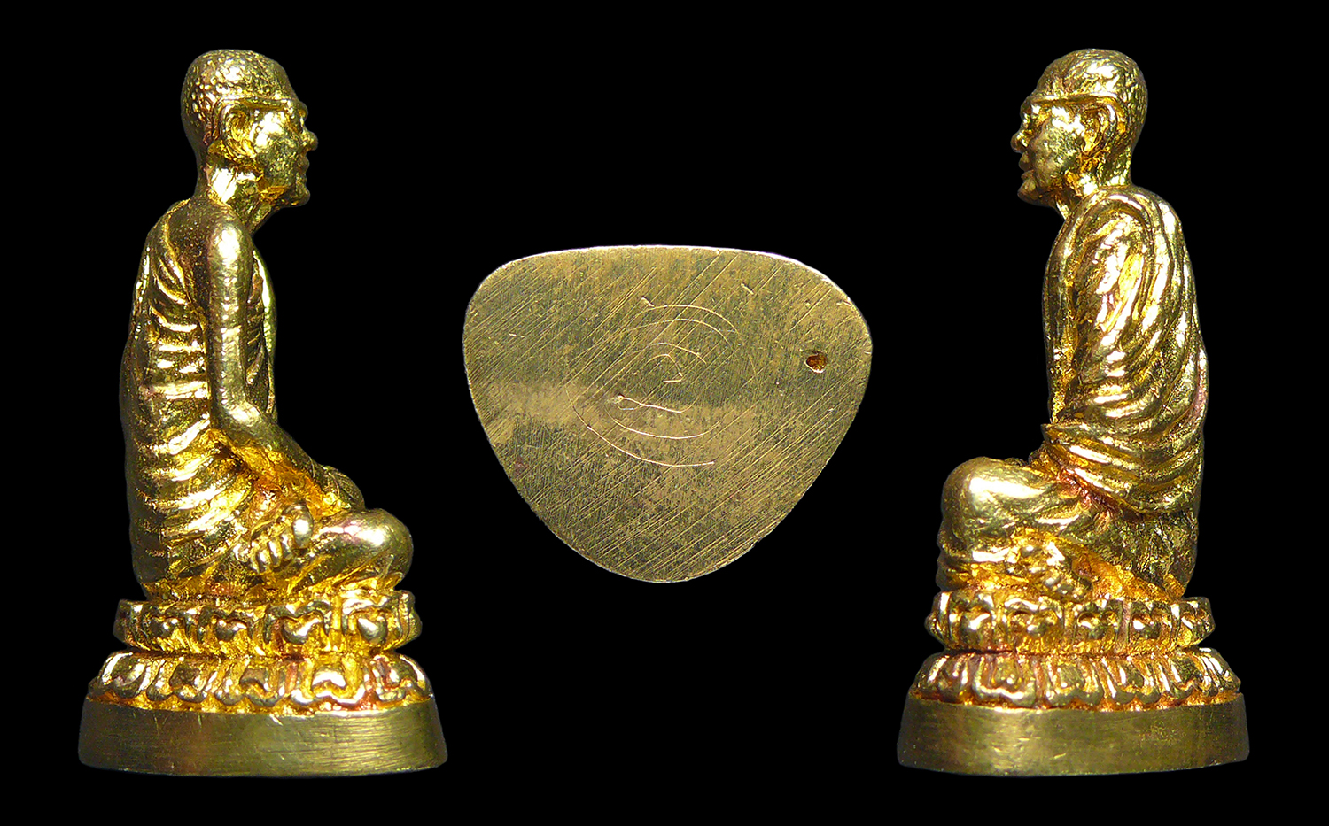 หลวงพ่อฤาษีลิงดำ วัดท่าซุง จ.อุทัยธานี รูปเหมือนนั่งบัวรุ่นแรก กะไหล่ทอง กล่องเดิม