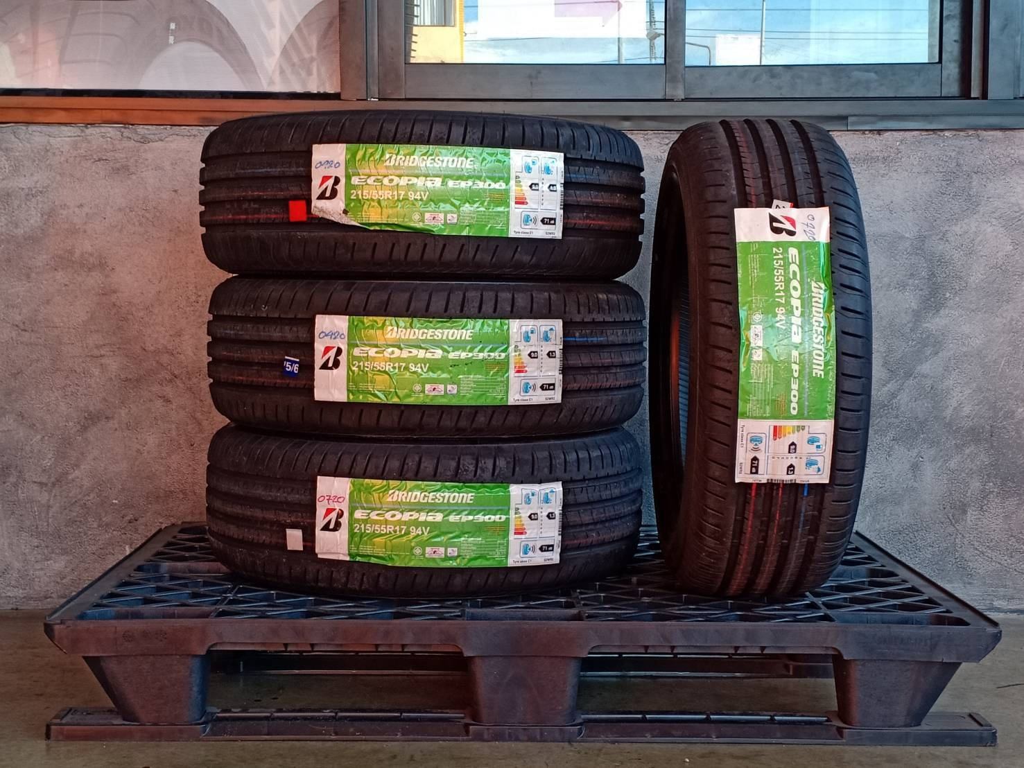 BRIDGESTONE ECOPIA EP300 215/55R17 ปี20