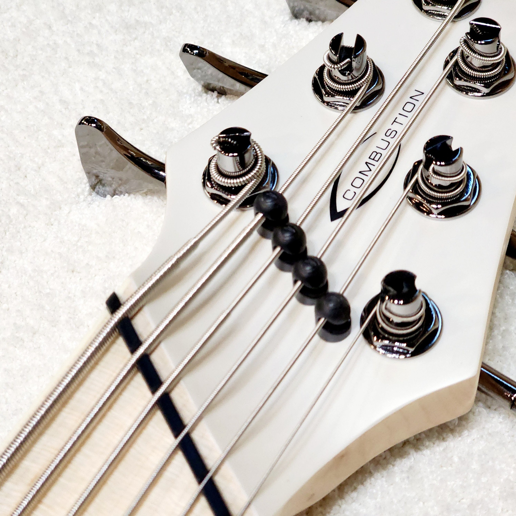 DINGWALL NG3-6 "Adam Nolly Getgood" Ducati White