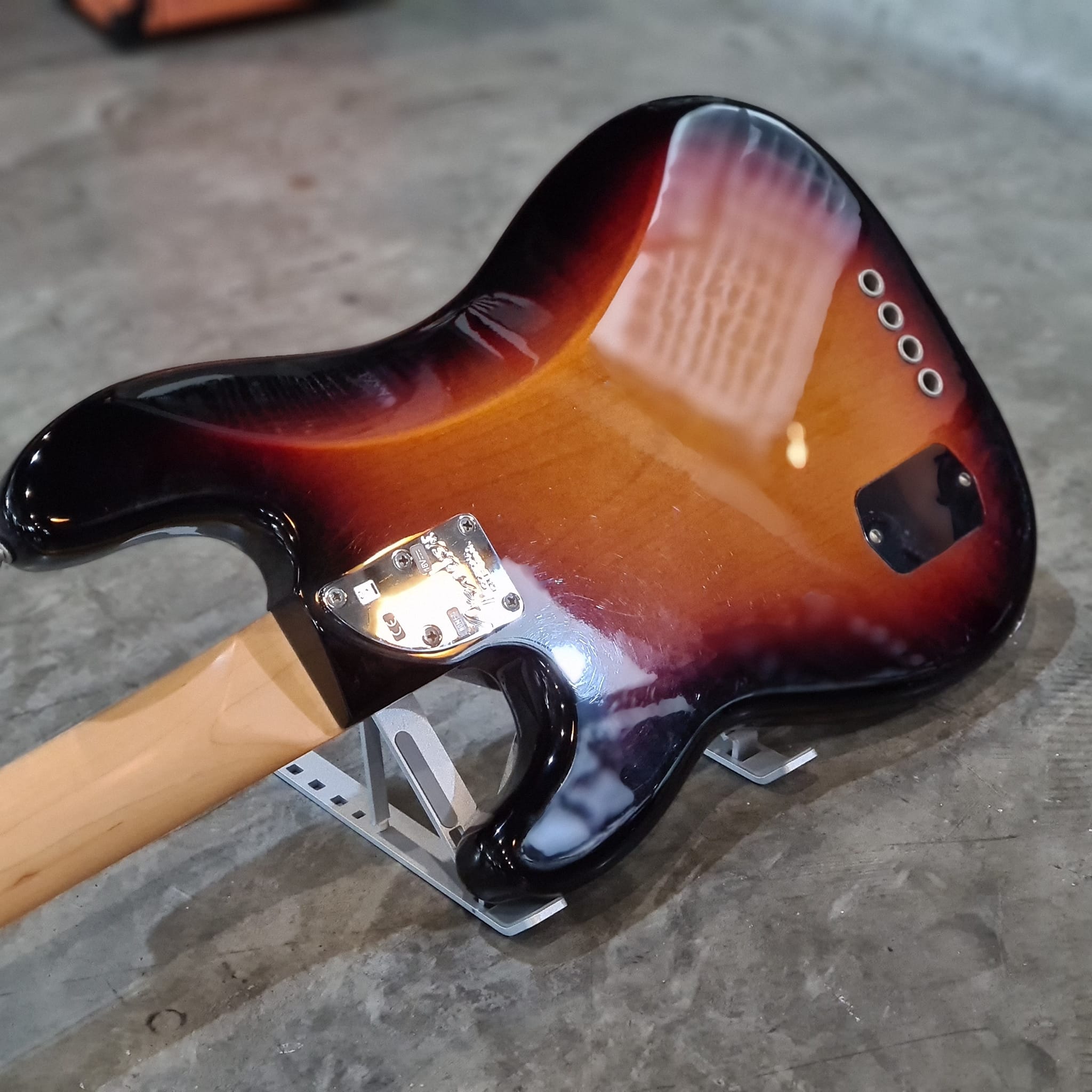 (USED) Fender American Deluxe Precision Bass - 3 Tone Sunburst