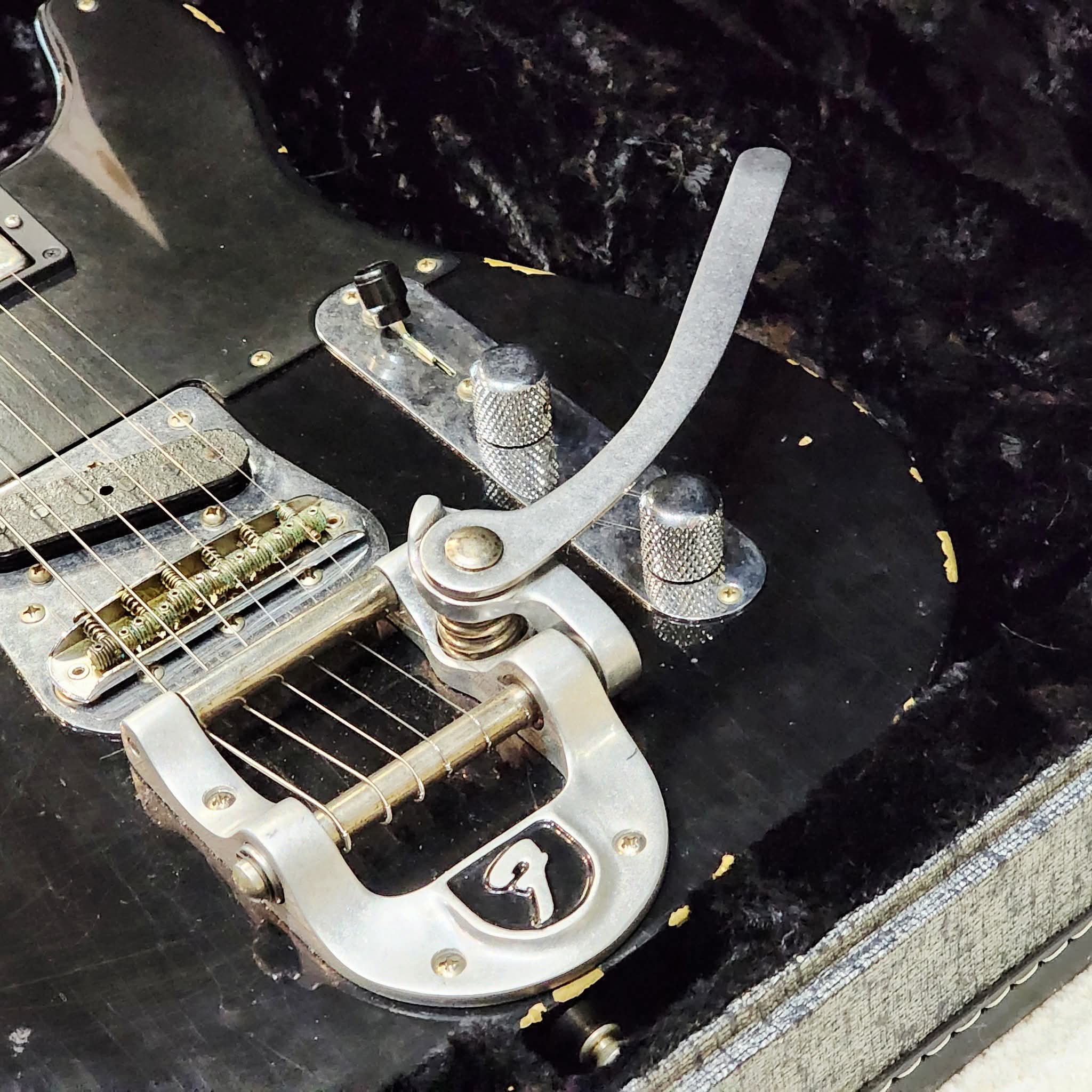 (USED) FENDER Custom Shop Limited Edition '50s Vibra Telecaster Heavy Relic - Aged Black Serial # CZ541777